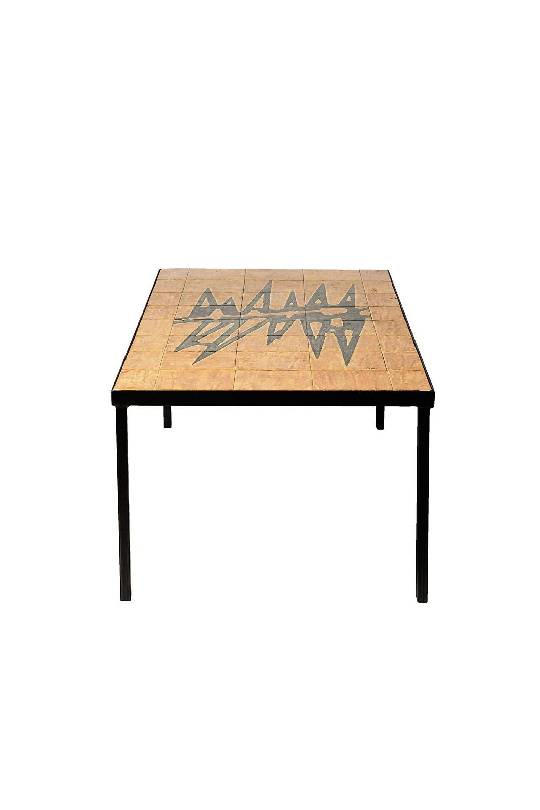 Mid-Century Modern Table basse en céramique noire et orange conçue par Michalinka Stuart, 1970 en vente