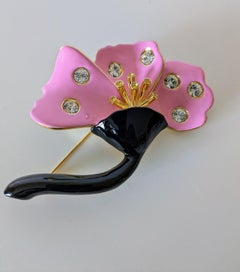 Schwarze und rosa Blume   Brooche in Emaillefarbe und vergoldeter Ausführung