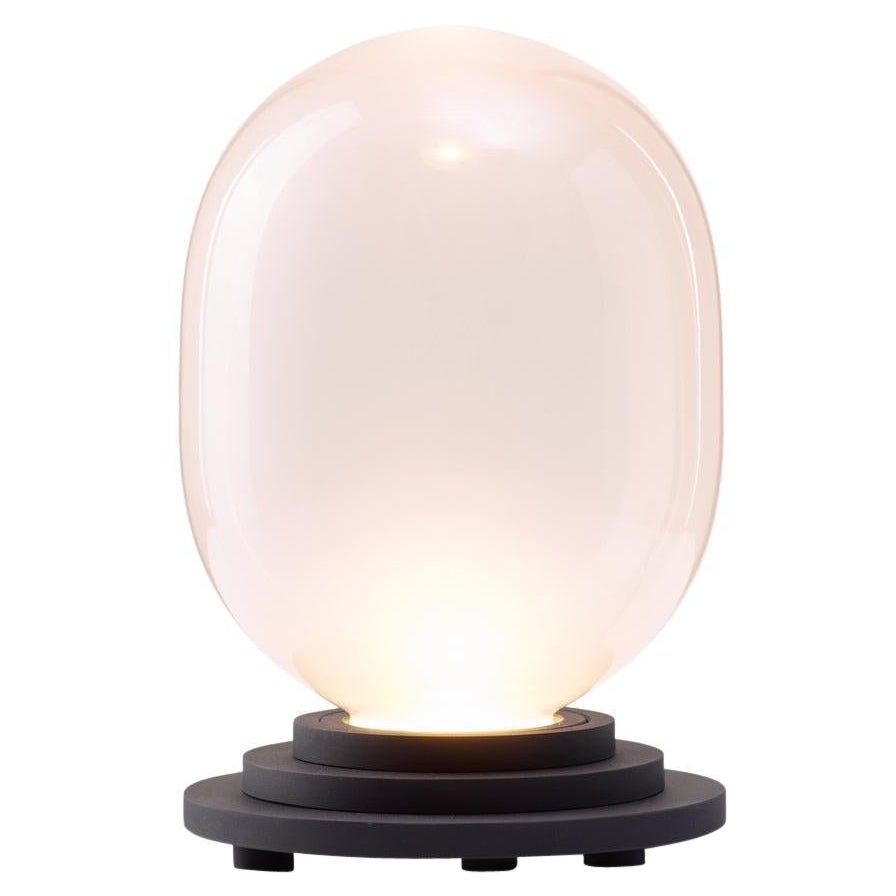 Lampada da tavolo a capsula Stratos in nero e rosa di Dechem Studio A