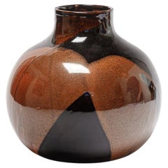 black and red abstract ceramic vase by ATOI 21th century design pottery 19 cm