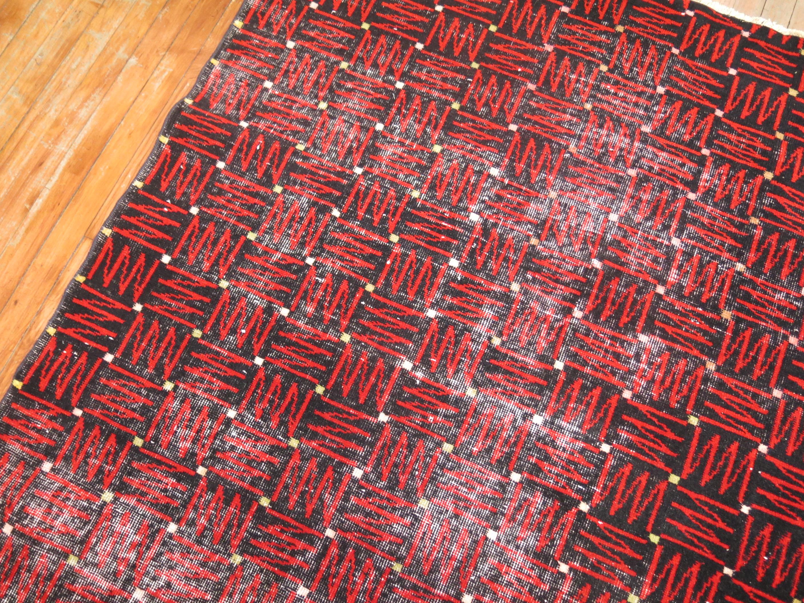 Schwarzer und roter antiker Deko-Teppich (Türkisch) im Angebot
