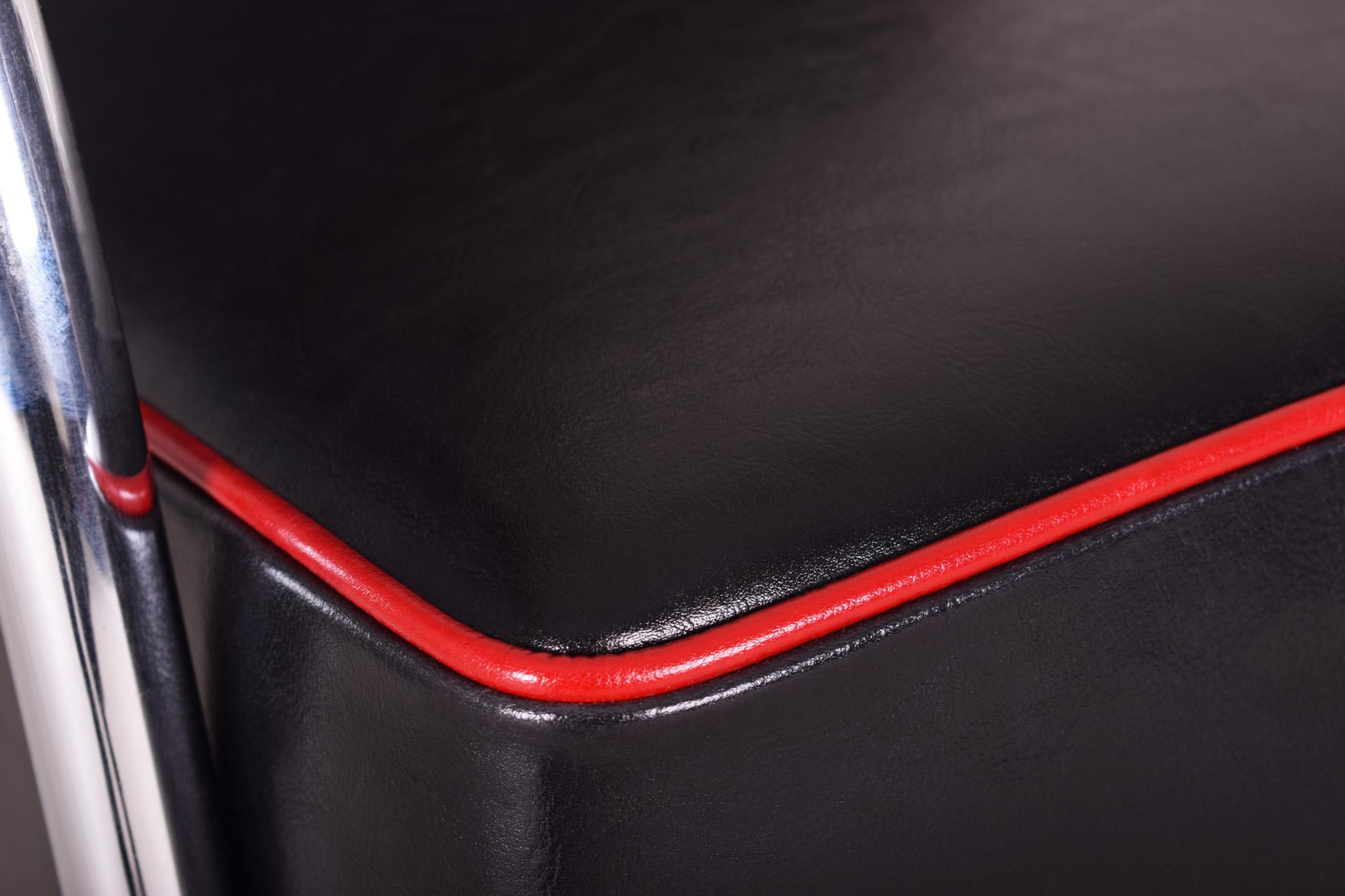 20th Century Black and red Bauhaus leather armchairs, made in 1930s Czechia by Mücke-melder For Sale