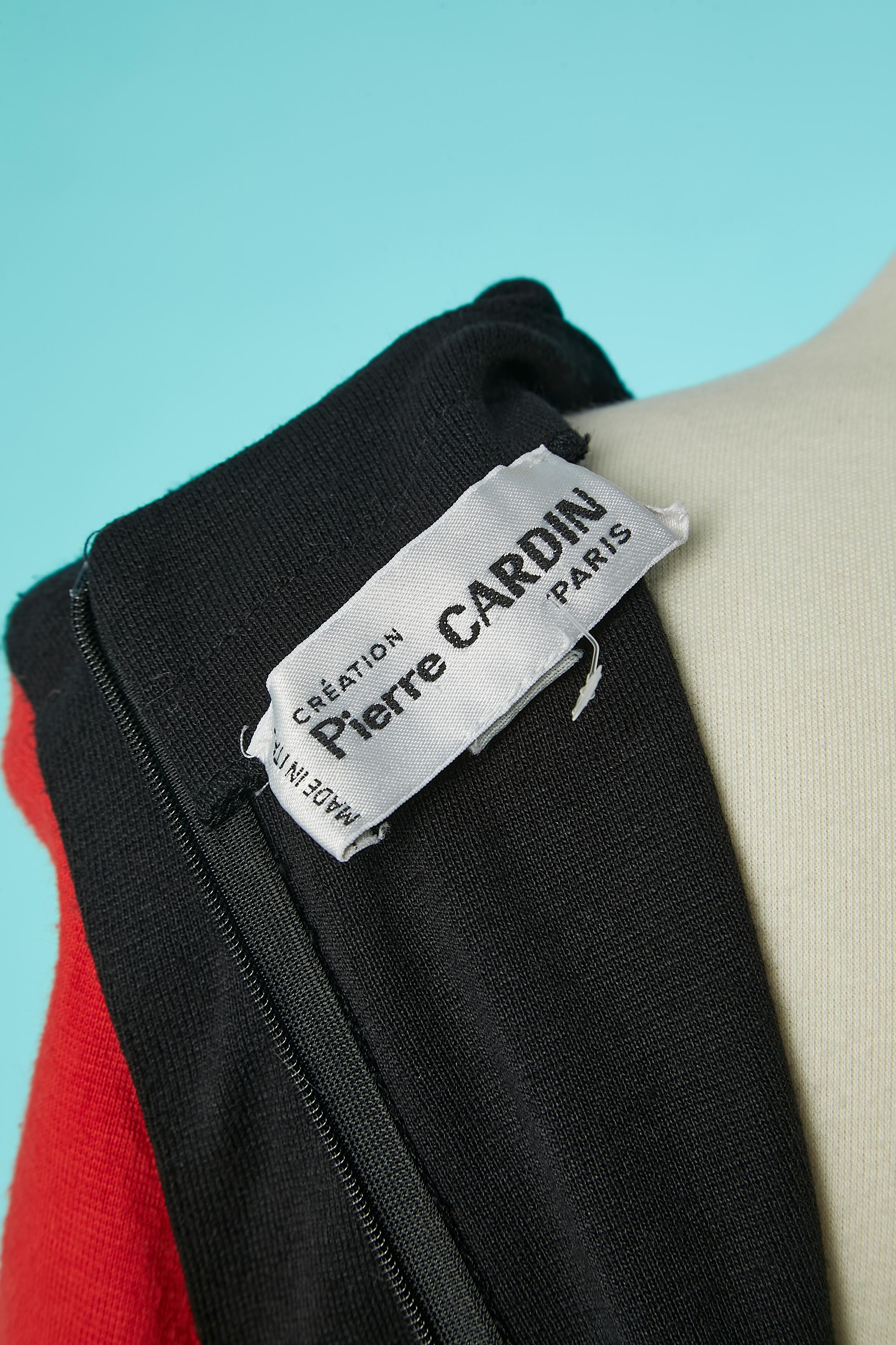 Schwarzes und rotes Jerseykleid mit Zierknöpfen Pierre Cardin 600€ im Angebot 1