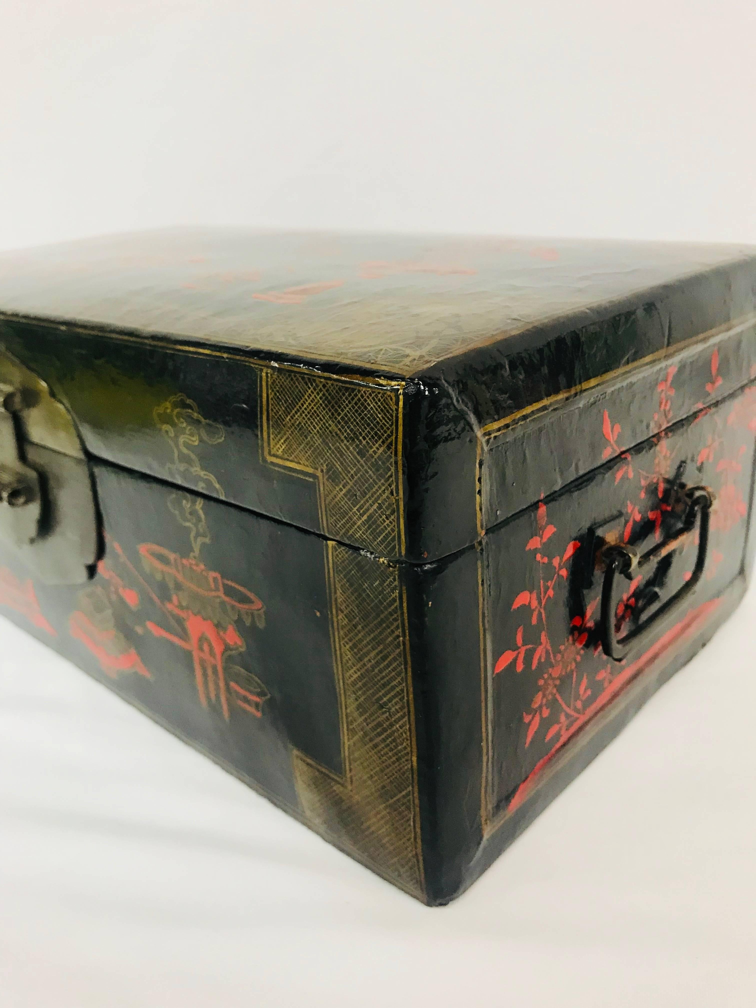 Black and Red Lacquer Asian Box For Sale 10