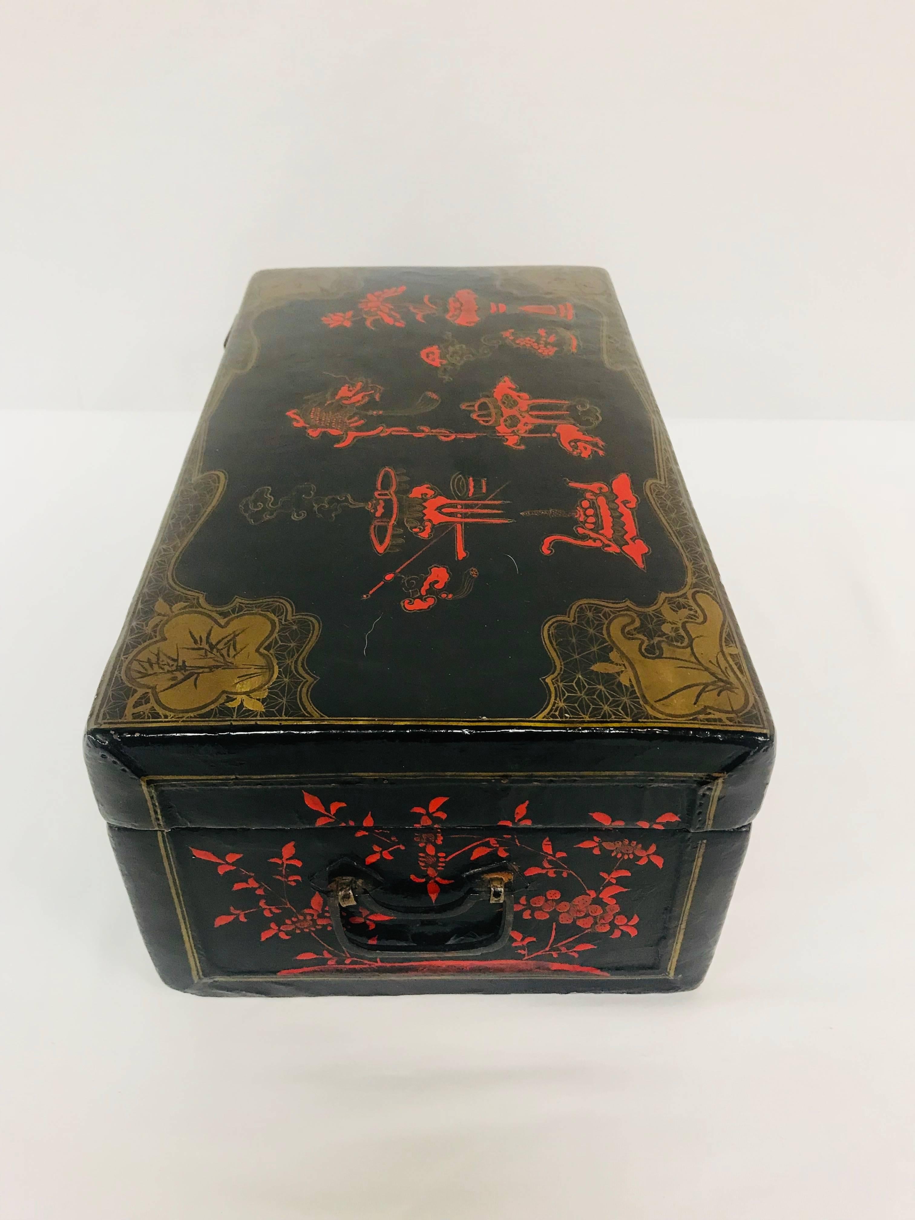 19th Century Black and Red Lacquer Asian Box For Sale