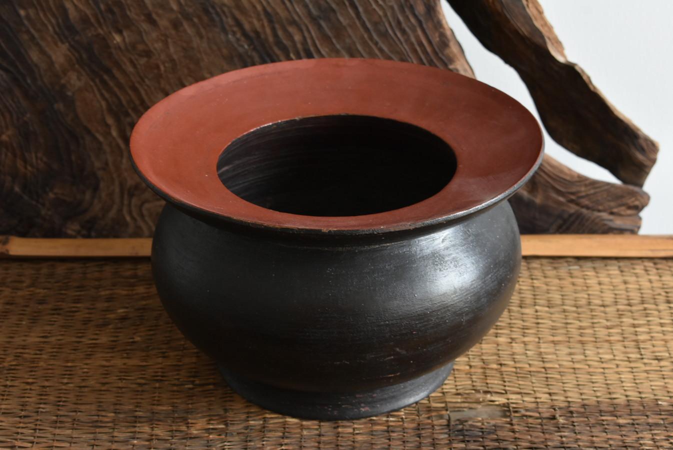 Woodwork Black and Red Lacquered Japanese Antique Wooden Bowl / 1800s / Mingei