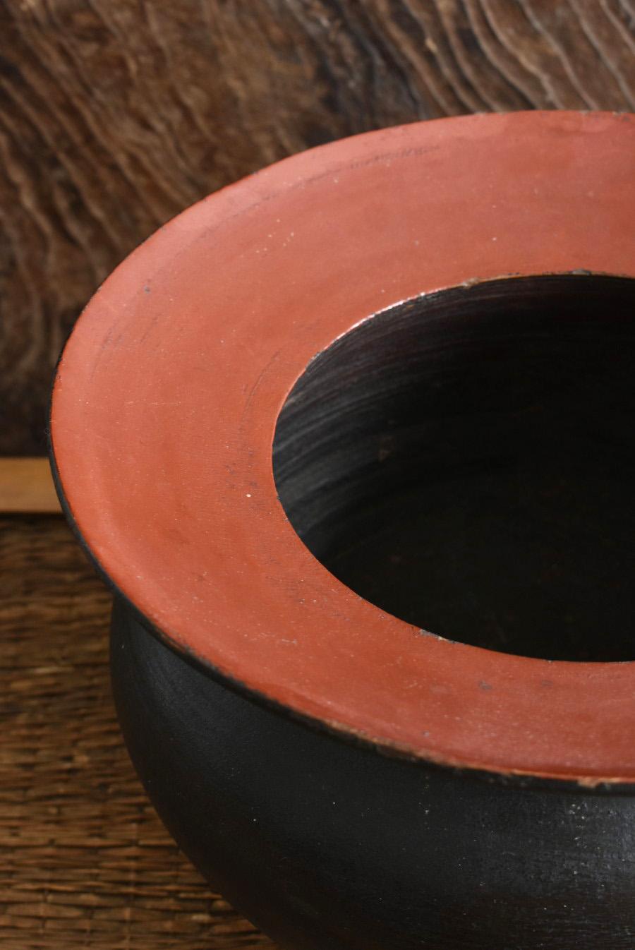 Black and Red Lacquered Japanese Antique Wooden Bowl / 1800s / Mingei In Good Condition In Sammu-shi, Chiba