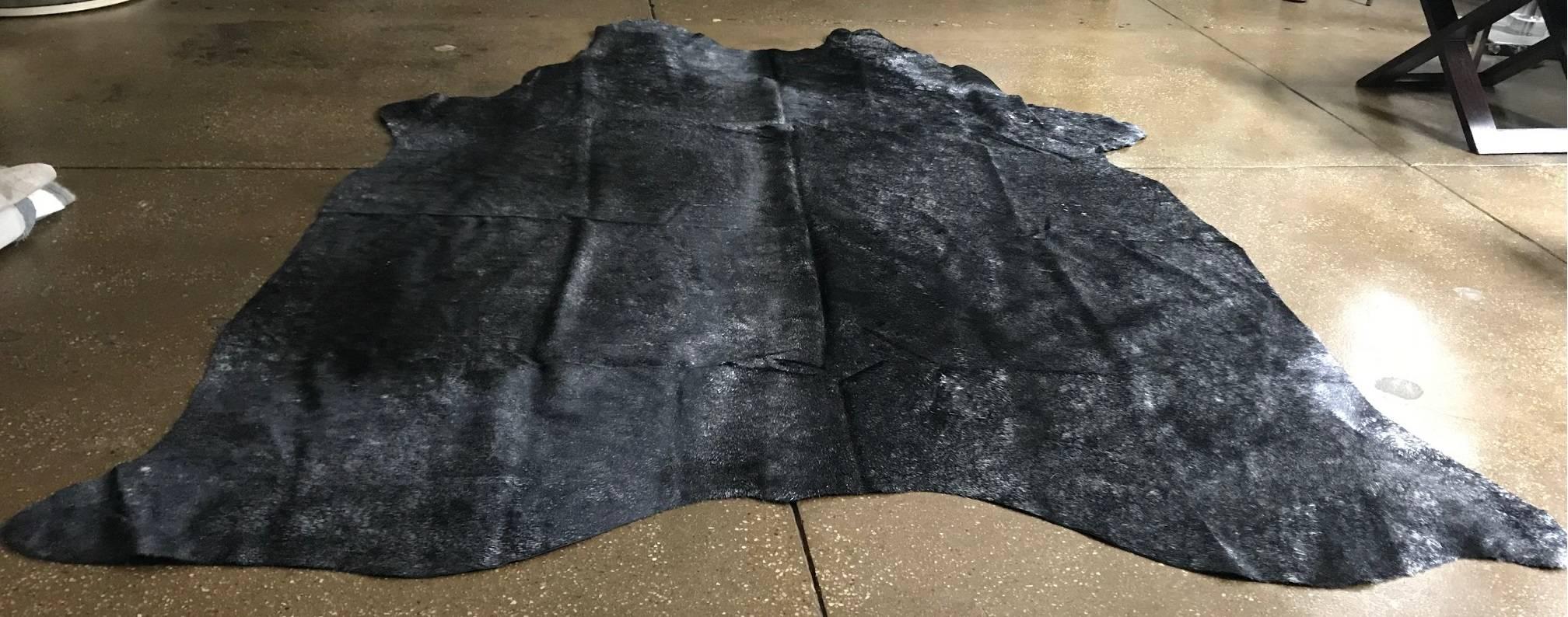 Beautiful Brazilian silver wash Cow hide 
Size: 61