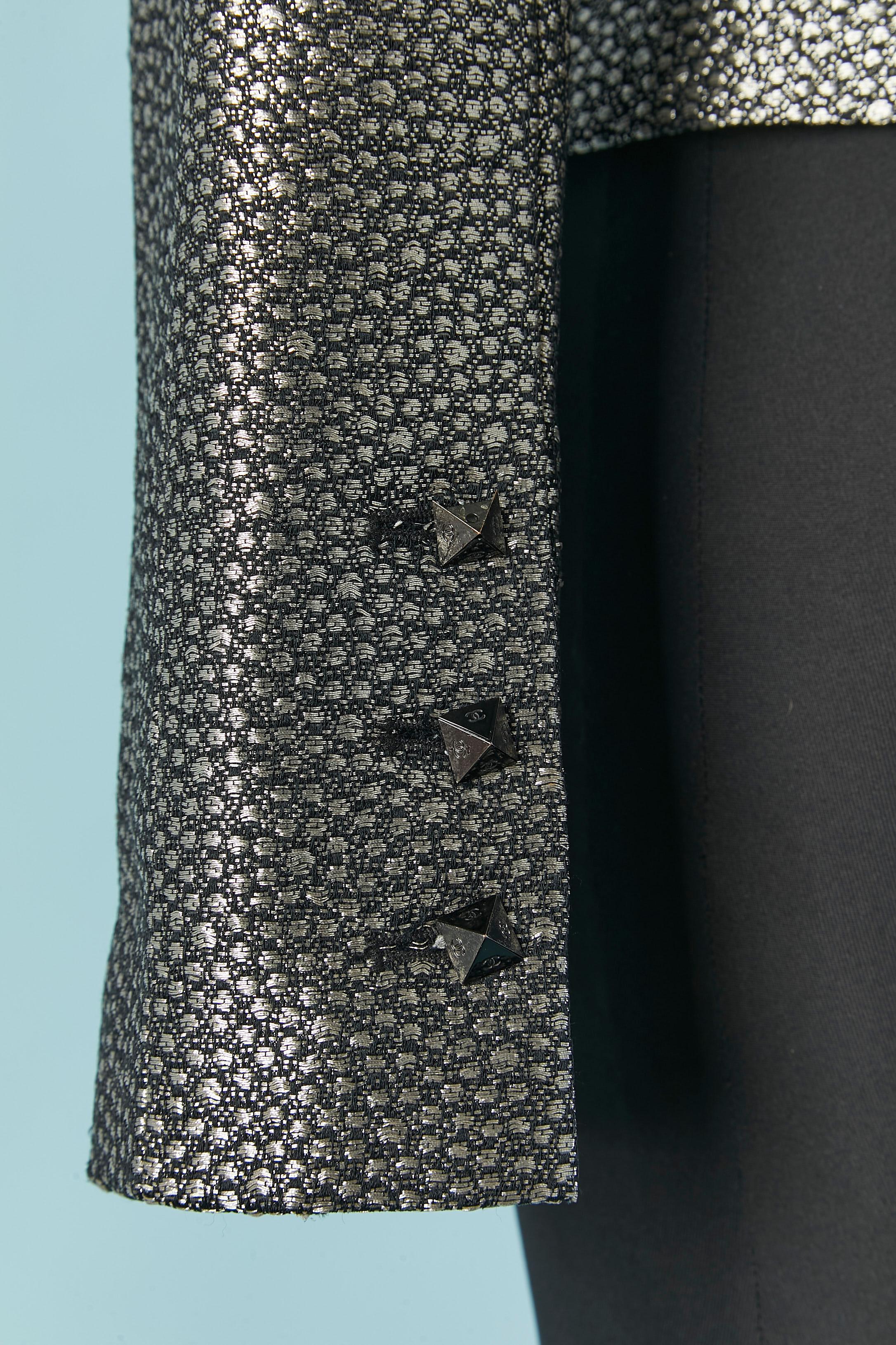 Giacca jacquard in lurex nero e argento da un bordo all'altro CHanel in vendita 1