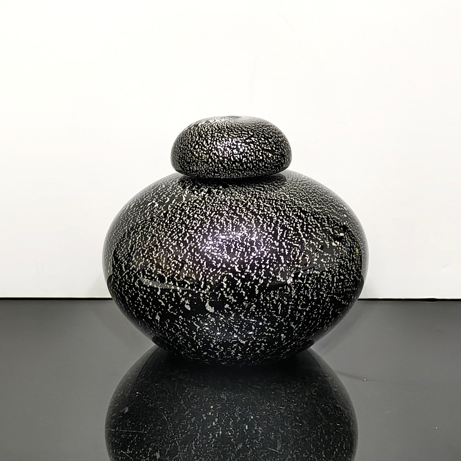 Black and Silver Murano Glass Vase with Lid, by Seguso Vetri D'Arte In Excellent Condition For Sale In Bochum, NRW