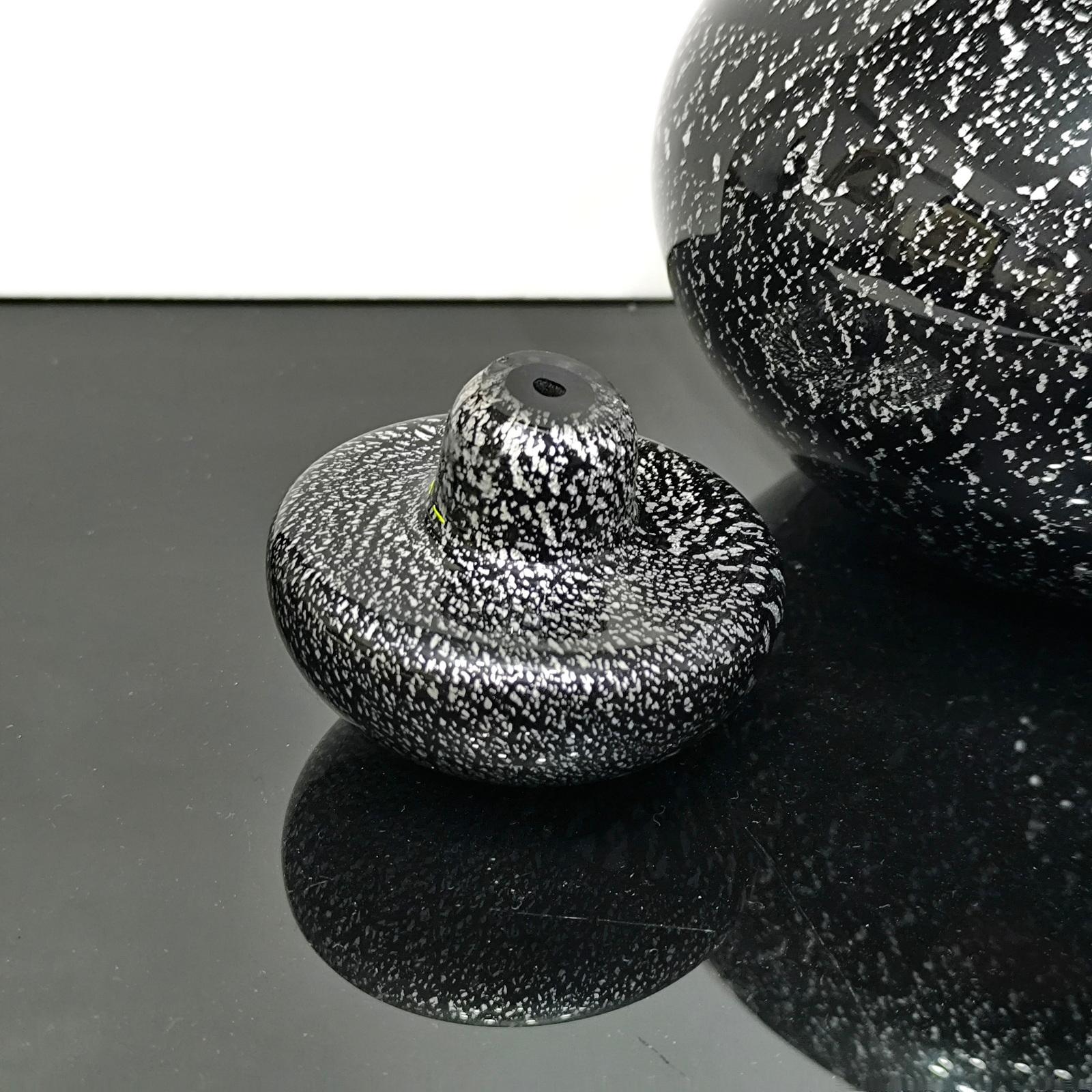 Black and Silver Murano Glass Vase with Lid, by Seguso Vetri D'Arte For Sale 3