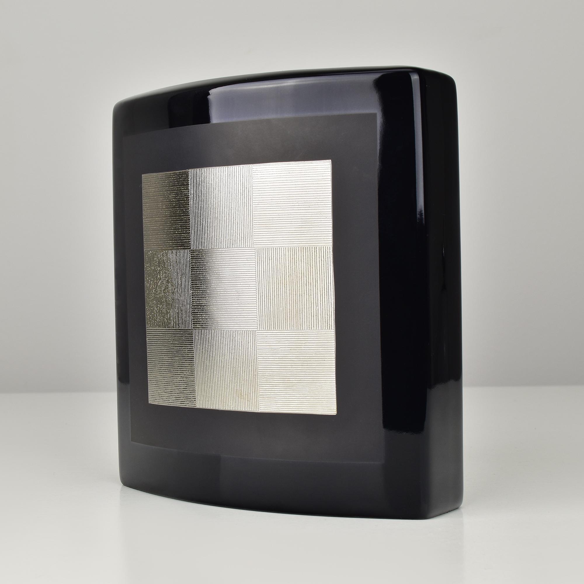 Mid-Century moderno Vaso in porcellana nero e argento di H. Dressler per Rosenthal, Germania in vendita