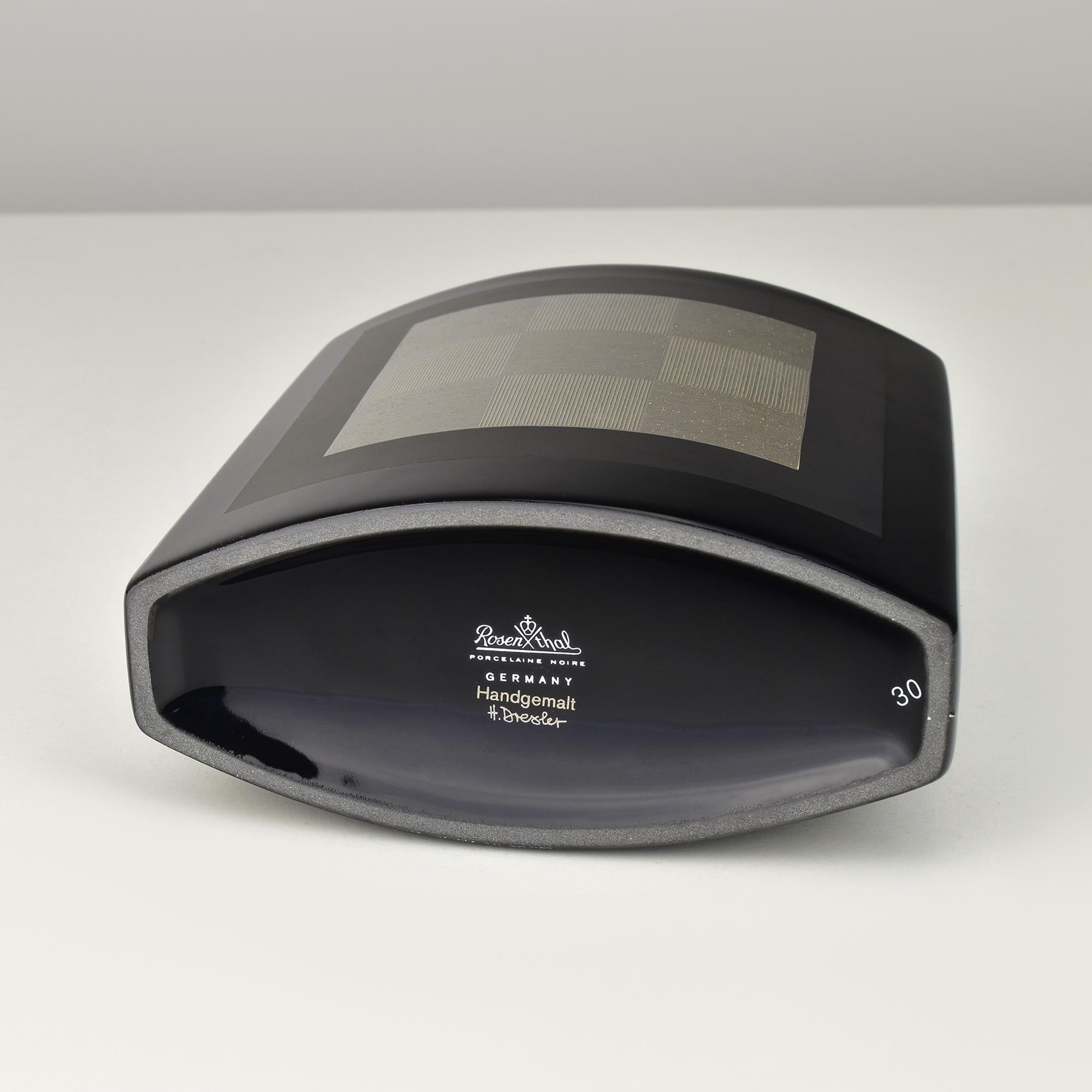 Porcellana Vaso in porcellana nero e argento di H. Dressler per Rosenthal, Germania in vendita