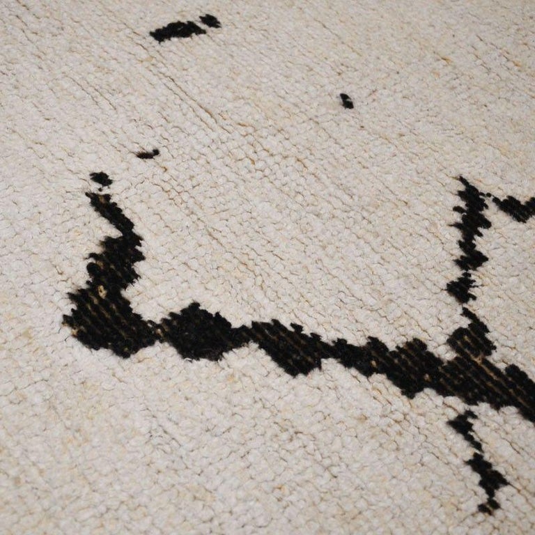 Black and White Abstract Rug Handmade in Hemp and Wool. 3,65 x 2,75 m