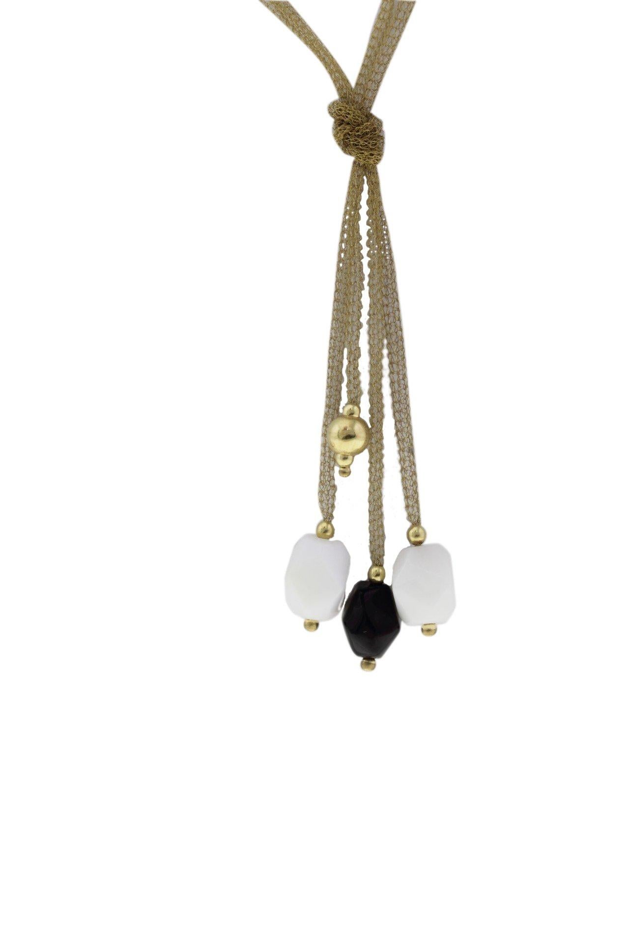 Retro Black and White Agate 18K Yellow Gold Pendant Necklace For Sale