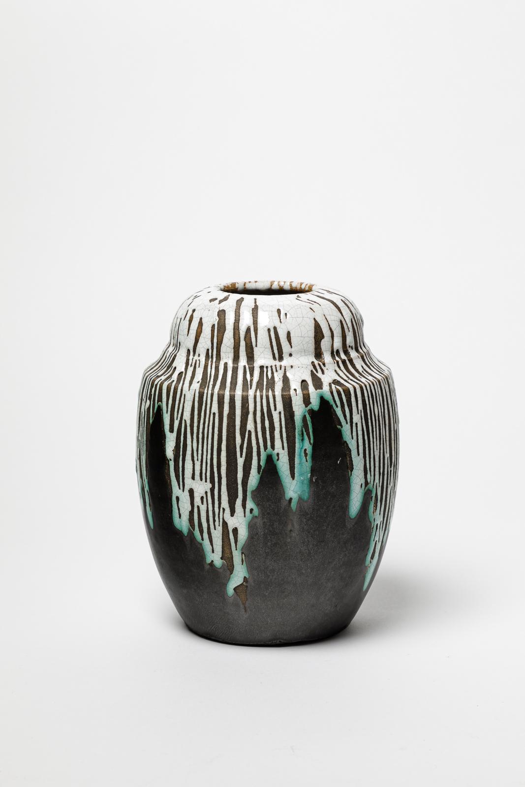 Felix Gete - CAB - Primavera

Vaso in ceramica Art déco del XX secolo in bianco e nero

Condizioni originali perfette

firmato sotto la base

Altezza 20 cm
Grande 14 cm