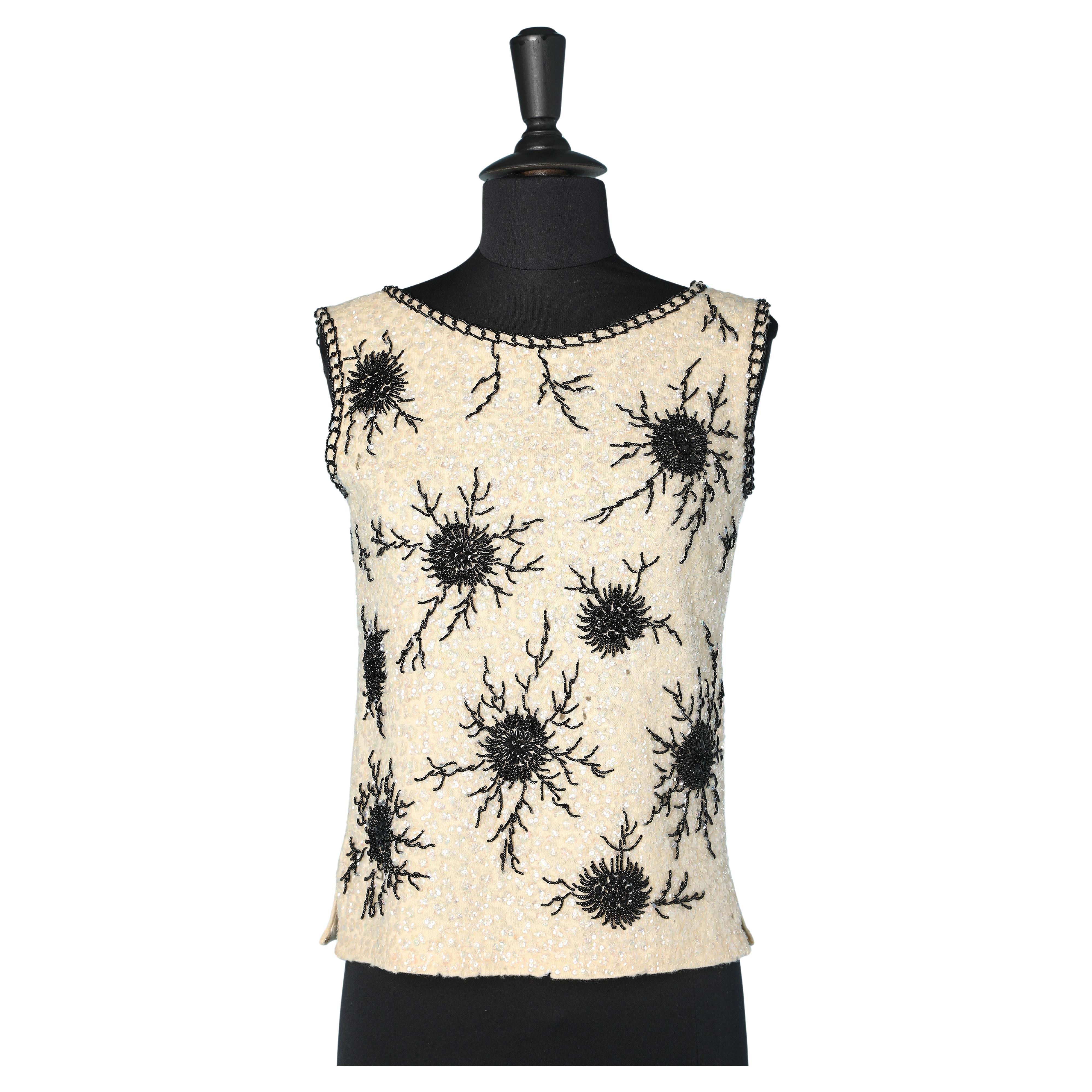 Top senza maniche con perline e paillettes in bianco e nero su base in maglia di lana Circa anni '60 in vendita