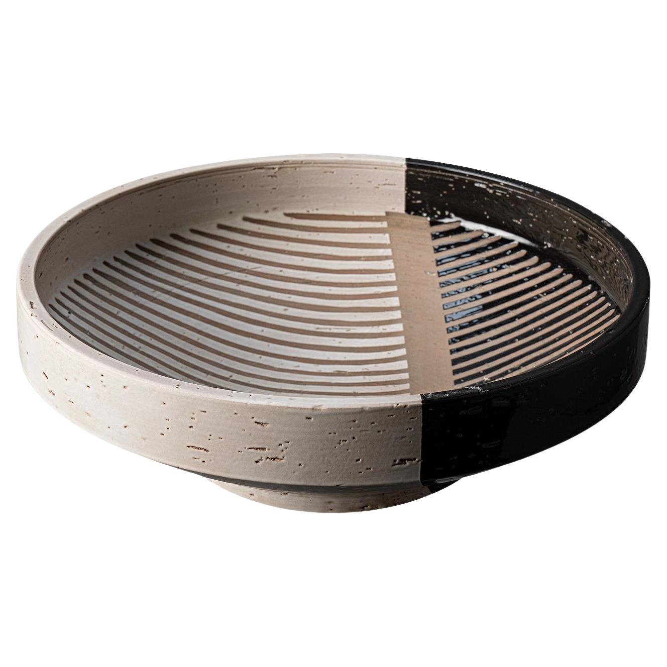 Black and White Bolo Centerpiece by Aldo Londi im Angebot
