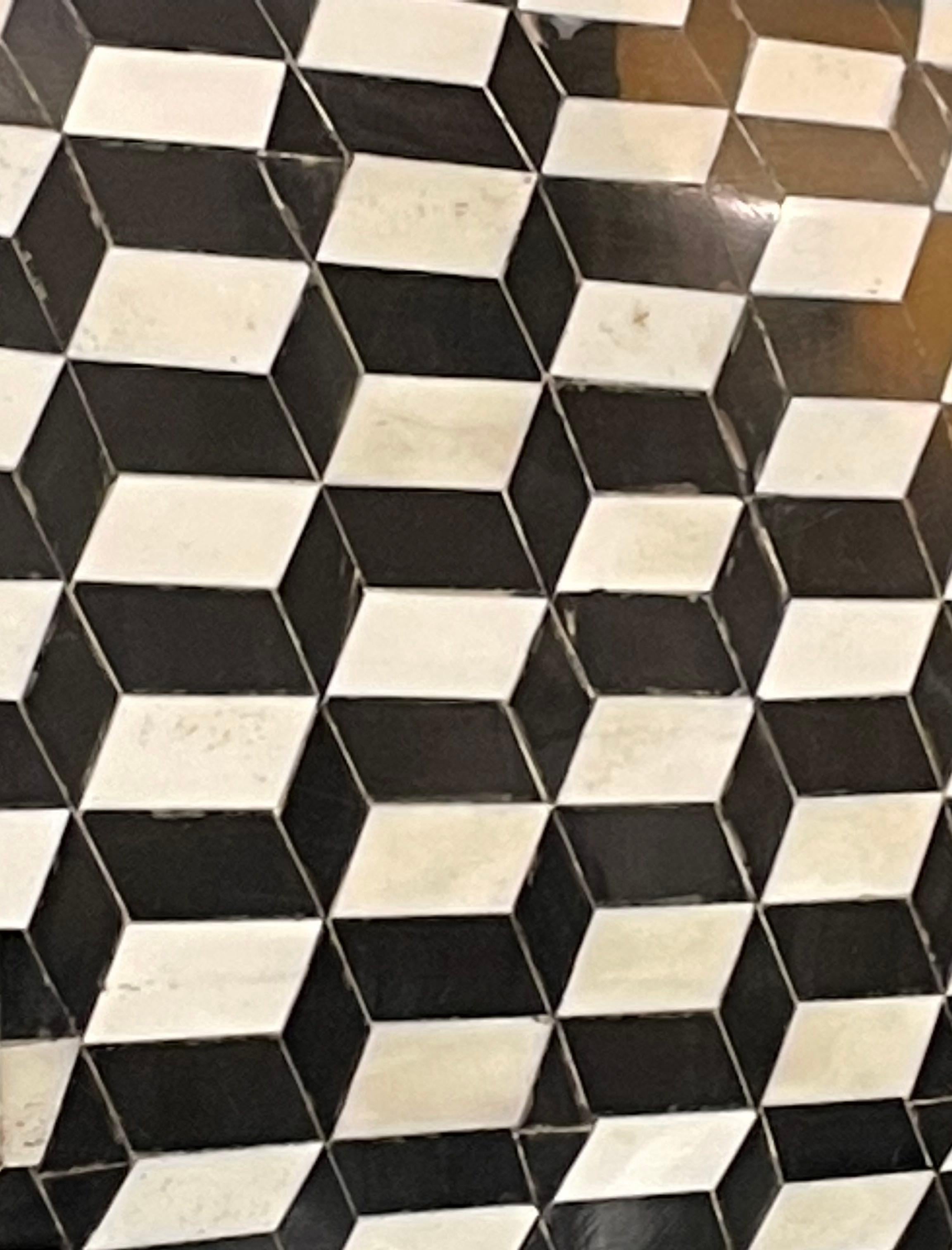 Caja con tapa de hueso blanco y negro, India, Contemporánea en Nuevo estado para la venta en New York, NY