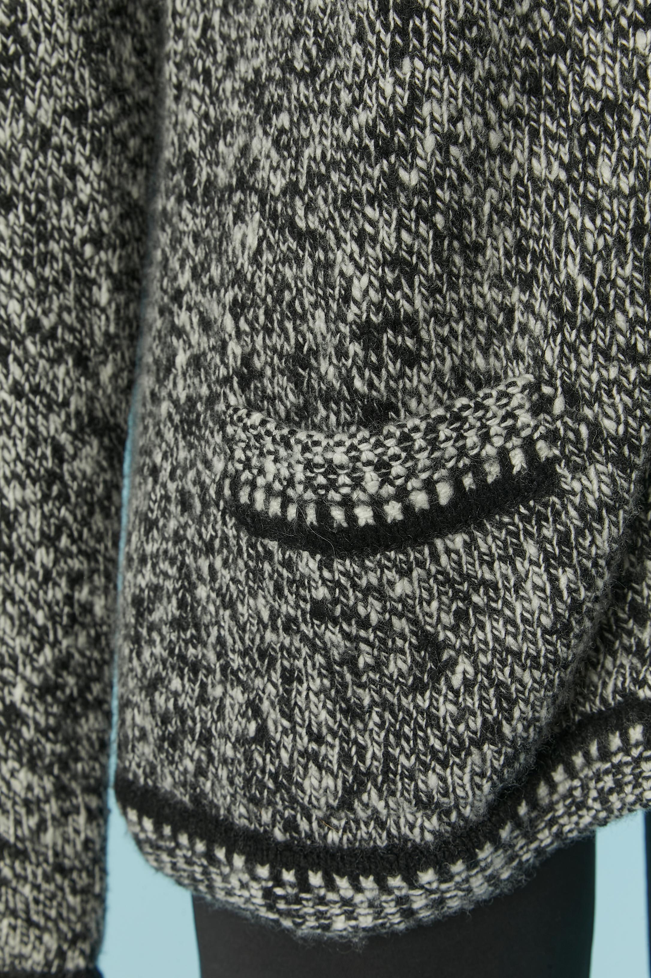 Cardigan en maille chinée de cachemire noir et blanc avec fermeture éclair CHANEL FW 2005 Excellent état - En vente à Saint-Ouen-Sur-Seine, FR