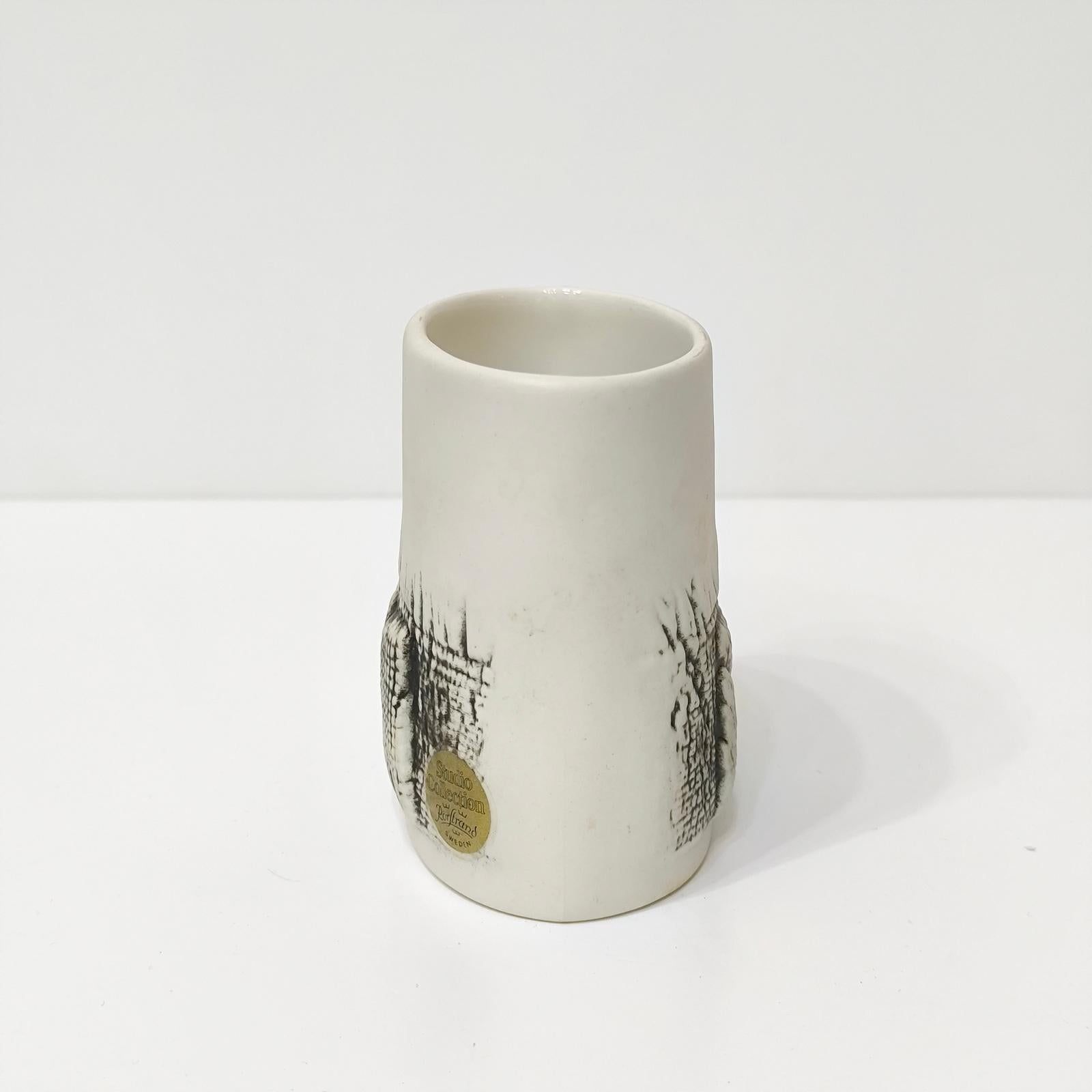 Black and White Ceramic Vase by Rorstrand, 1980s Excellent état - En vente à Bochum, NRW