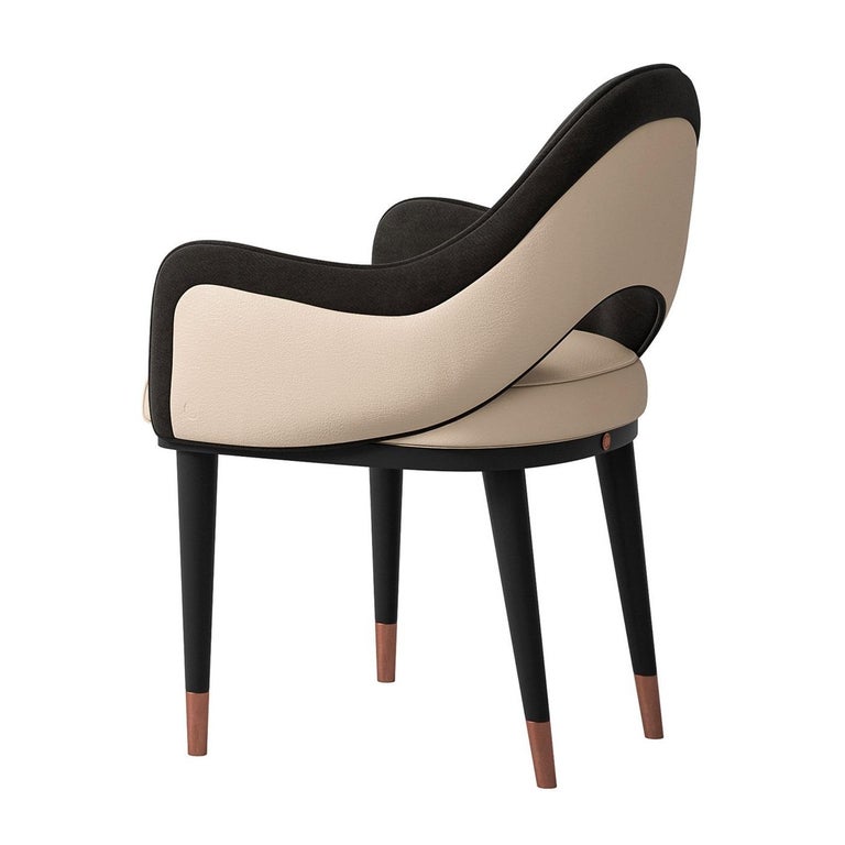 Black and White Chair For Sale at 1stDibs