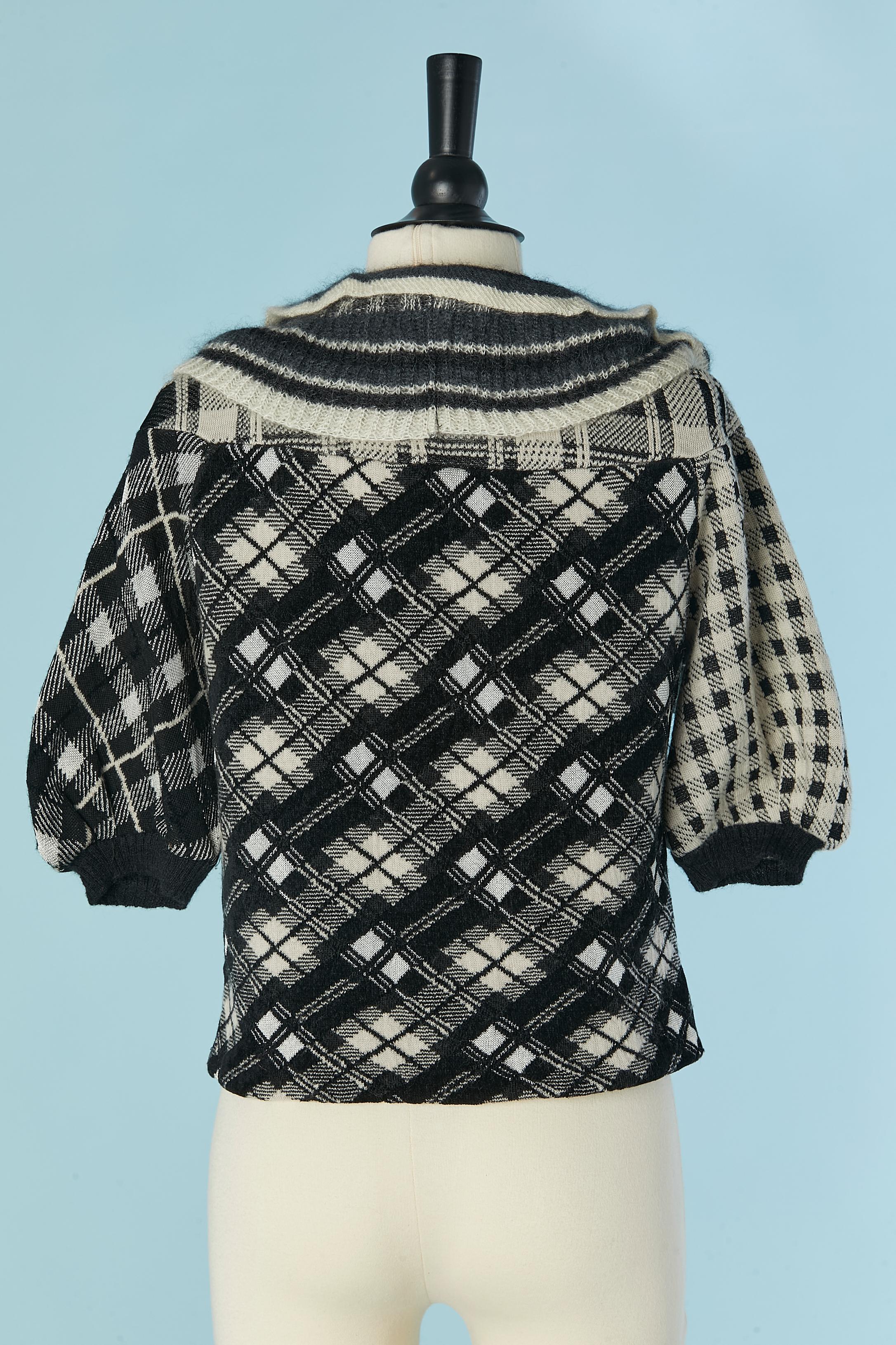 Schwarz-weiße karierte Strickjacke KENZO im Angebot 2
