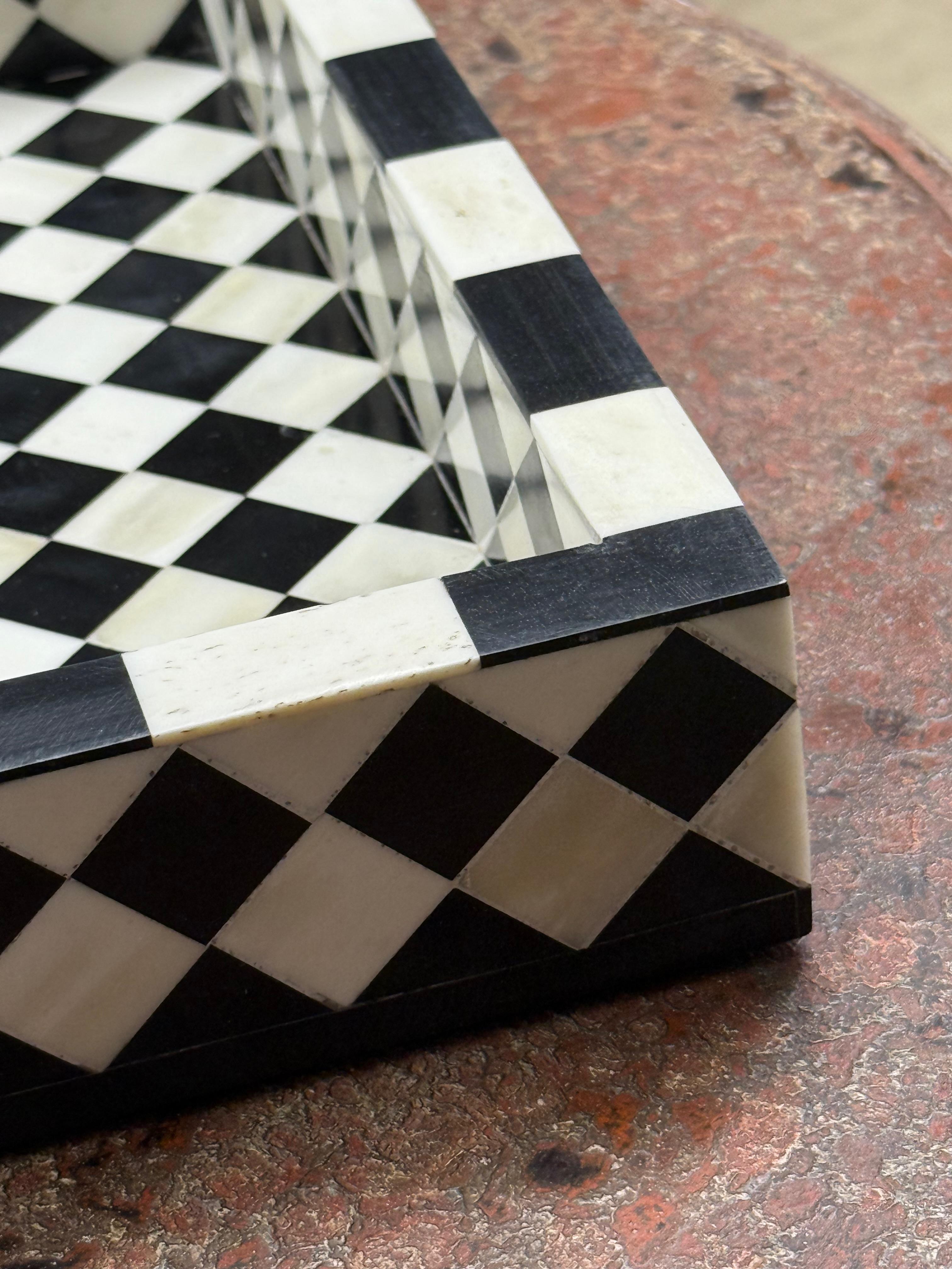 XXIe siècle et contemporain Plateau à os en damier noir et blanc, Inde, contemporain en vente