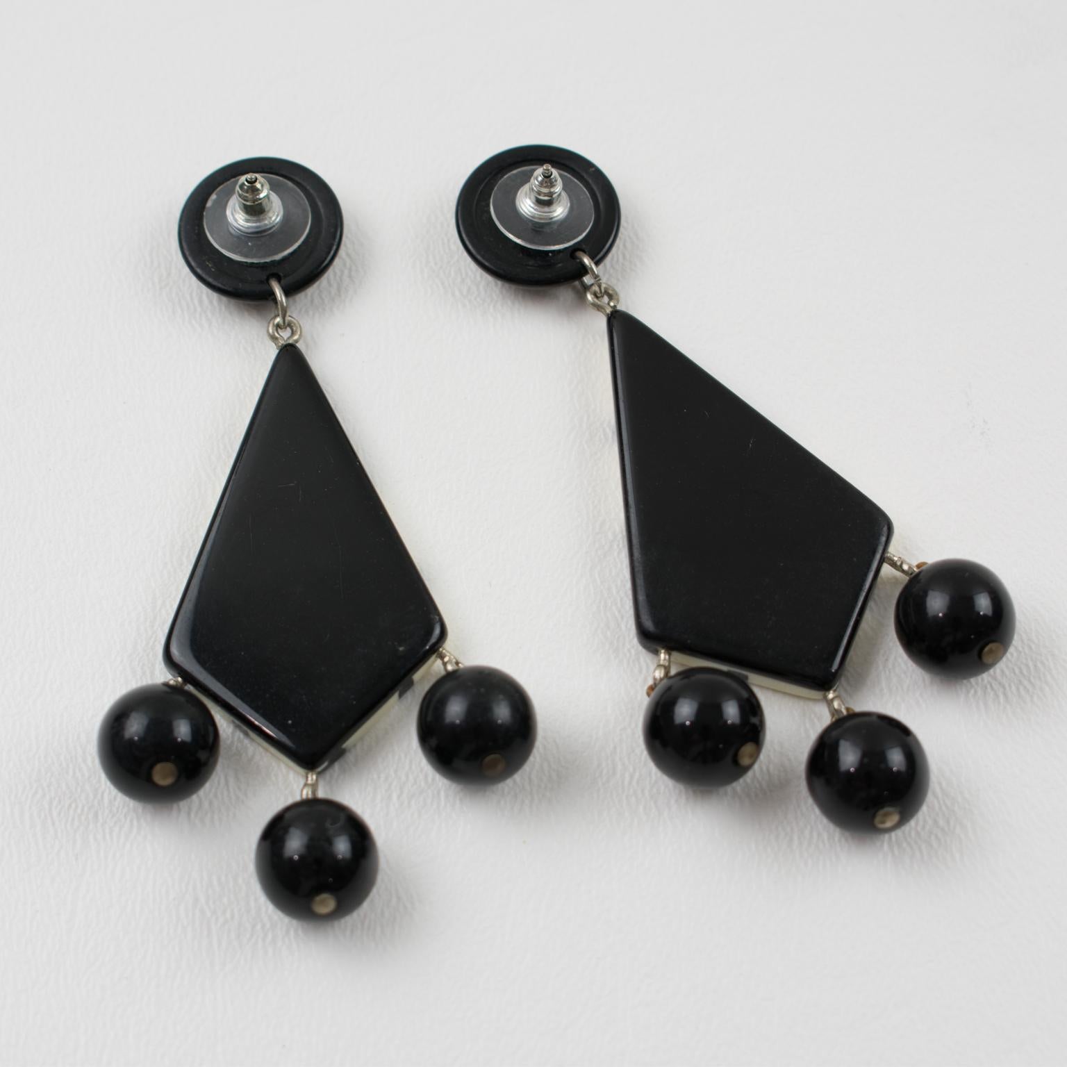 Black and White Checkerboard Lucite Pierced Earrings In Excellent Condition For Sale In Atlanta, GA