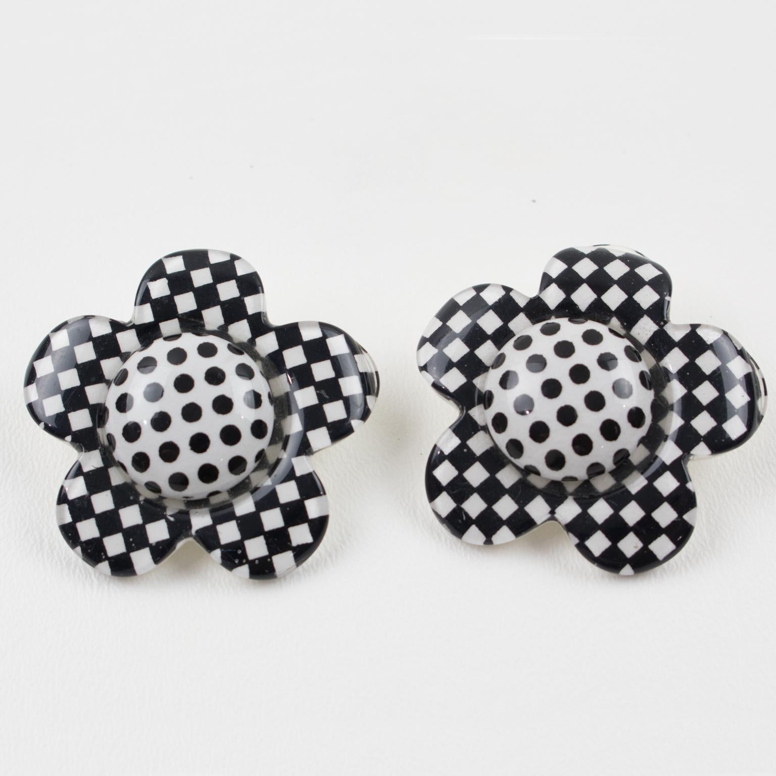 Black and White Checkerboard Resin Clip Earrings Daisy Flower For Sale 2