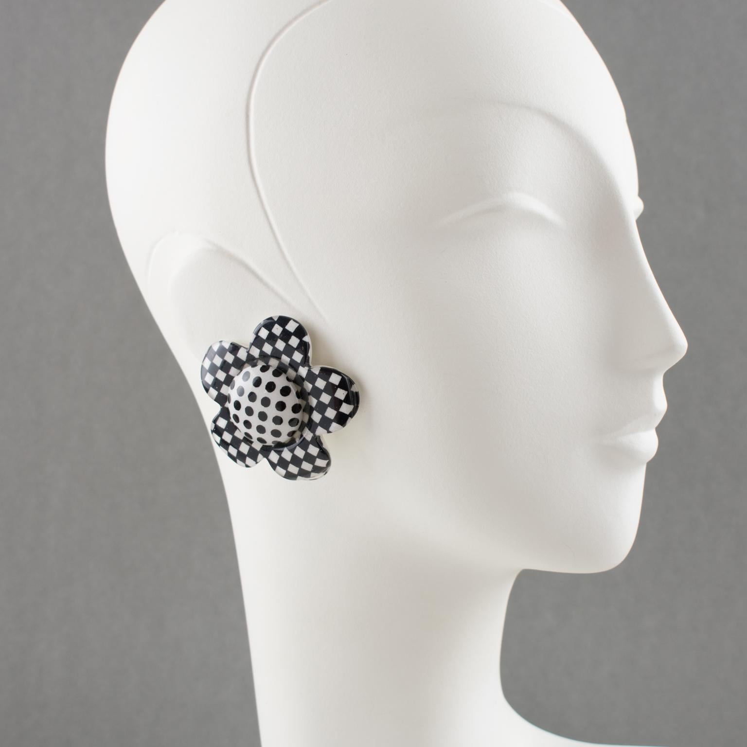 Black and White Checkerboard Resin Clip Earrings Daisy Flower For Sale 3