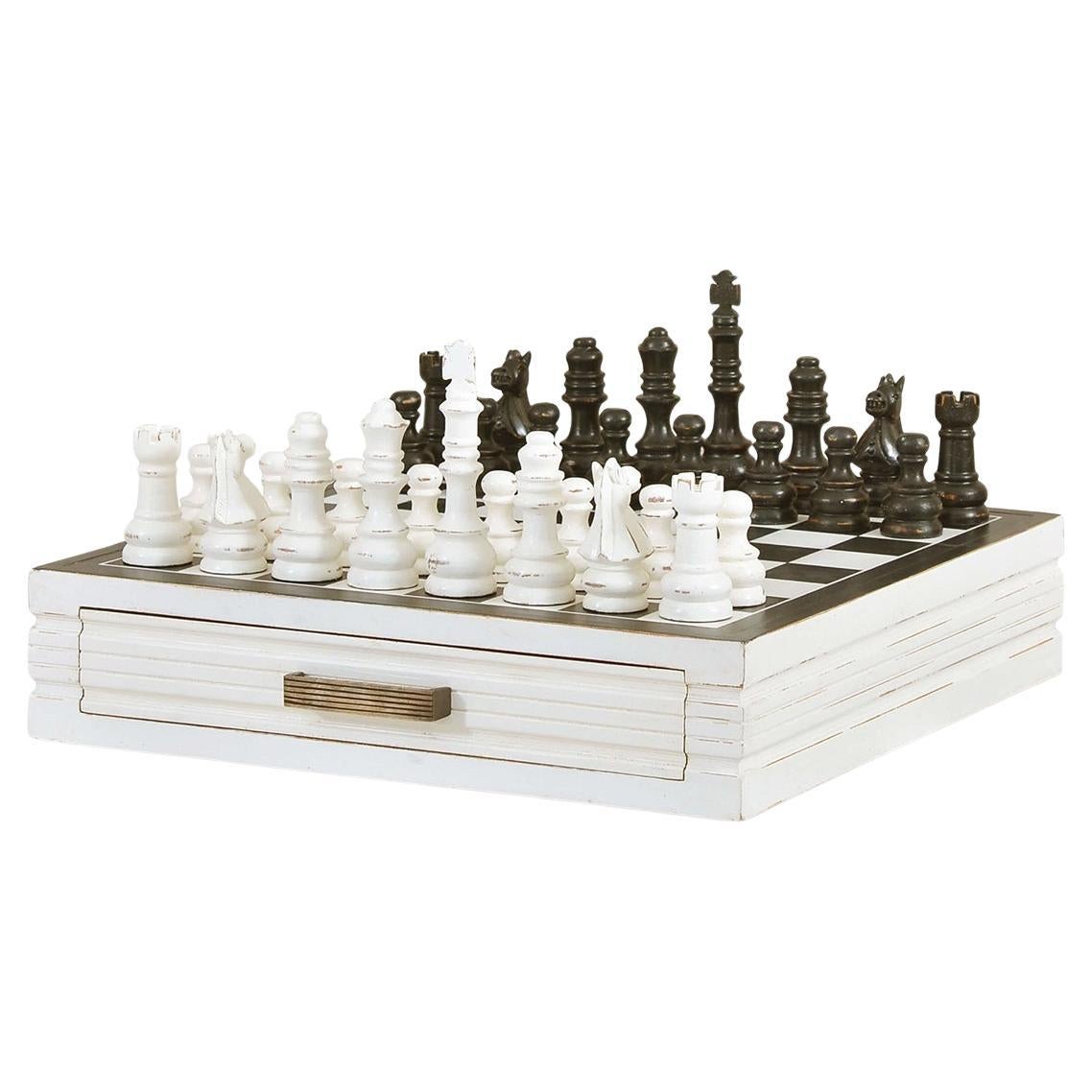 Tablero de ajedrez blanco y negro con almacenaje