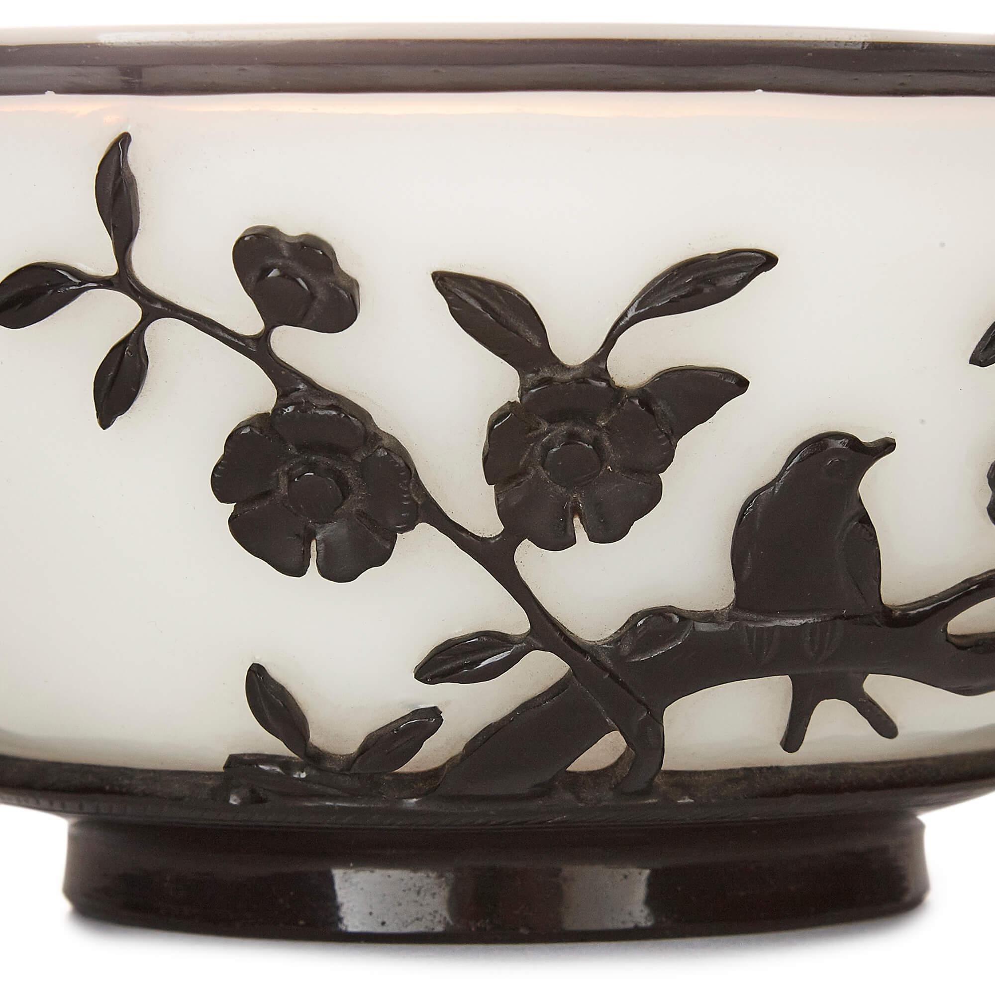 20th Century Black and White Chinese Peking Glass Bowl