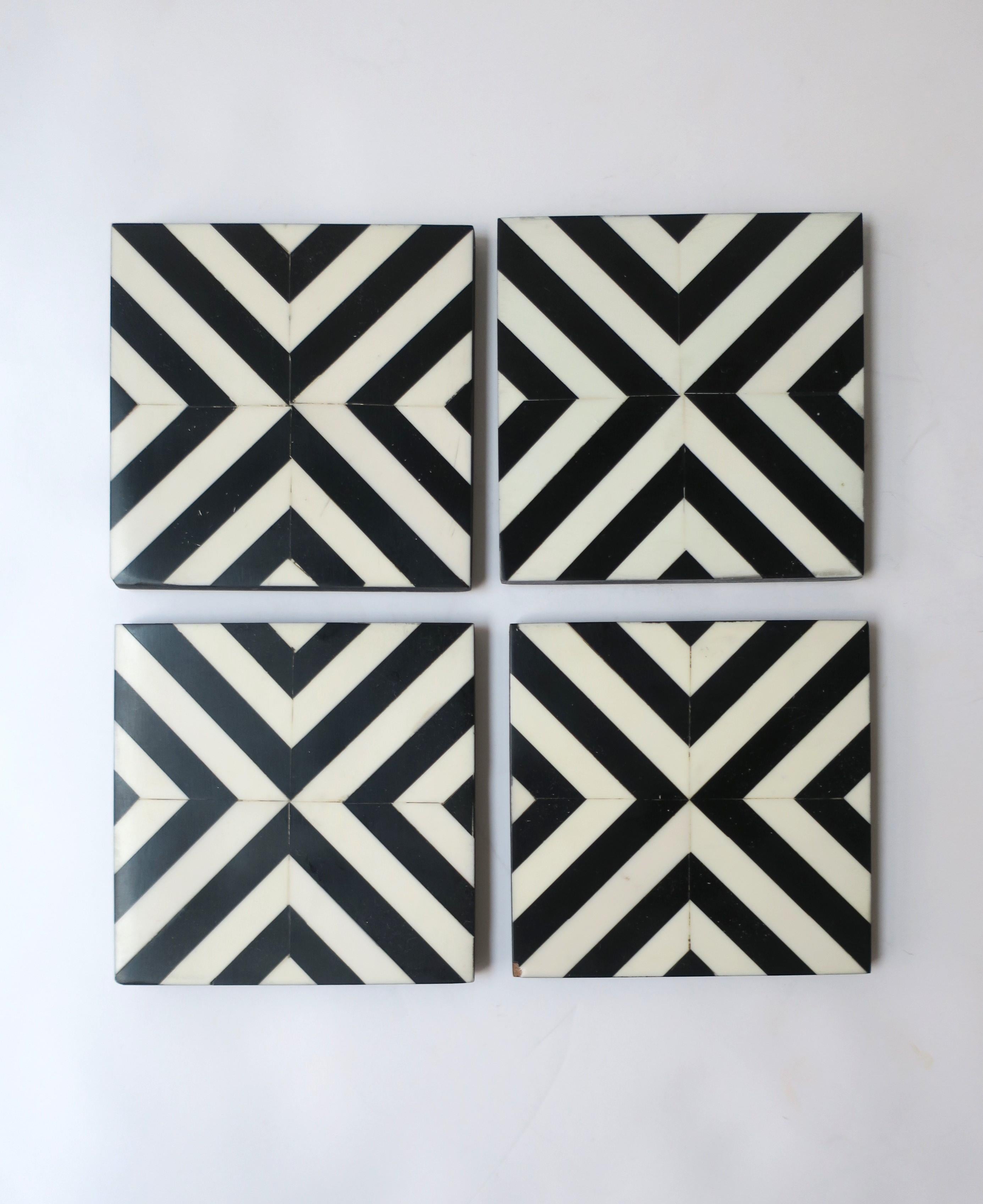 Black and White Cocktail Drinks Coasters, Set of 4 In Good Condition For Sale In New York, NY