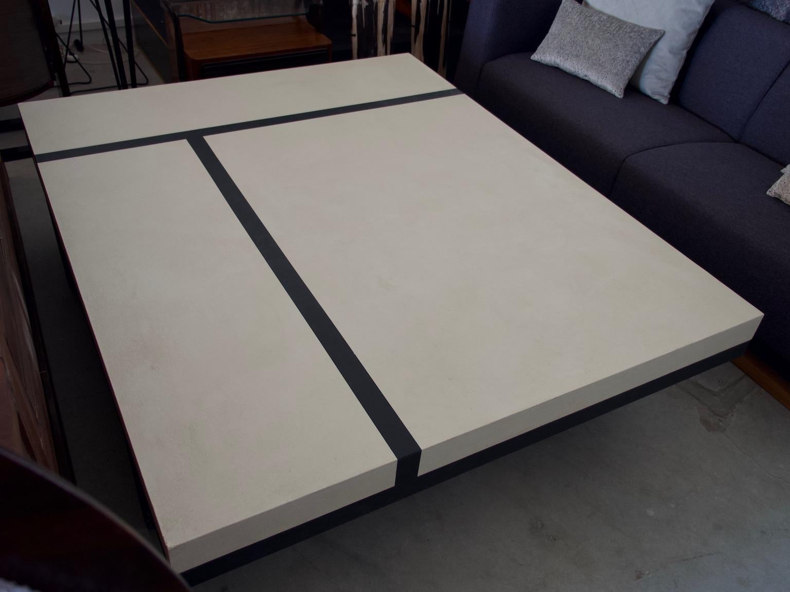 XXIe siècle et contemporain Table basse noire et blanche par Pierre Bonnefille en vente