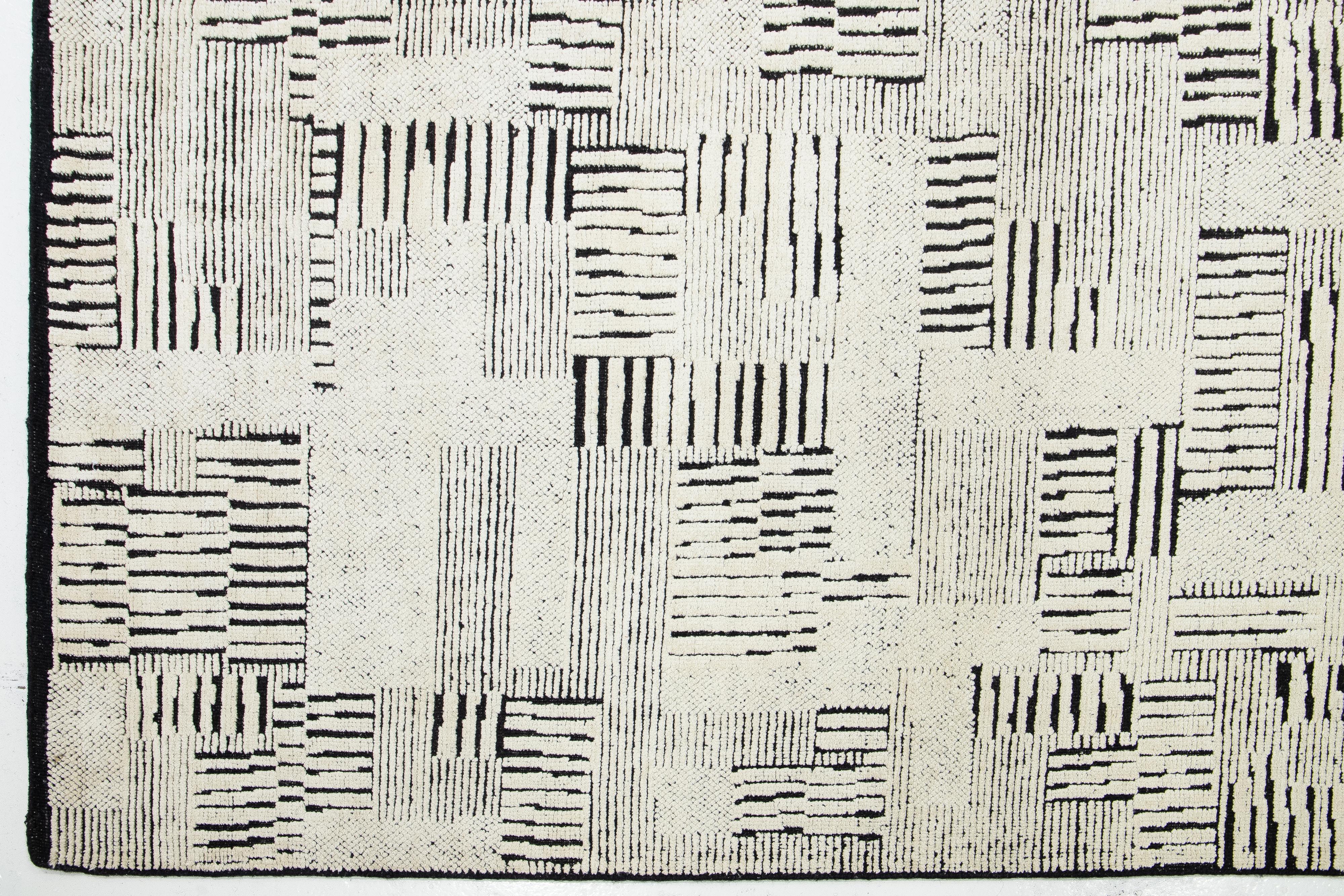 Alfombra contemporánea de lana y seda en blanco y negro con diseño abstracto en venta 1