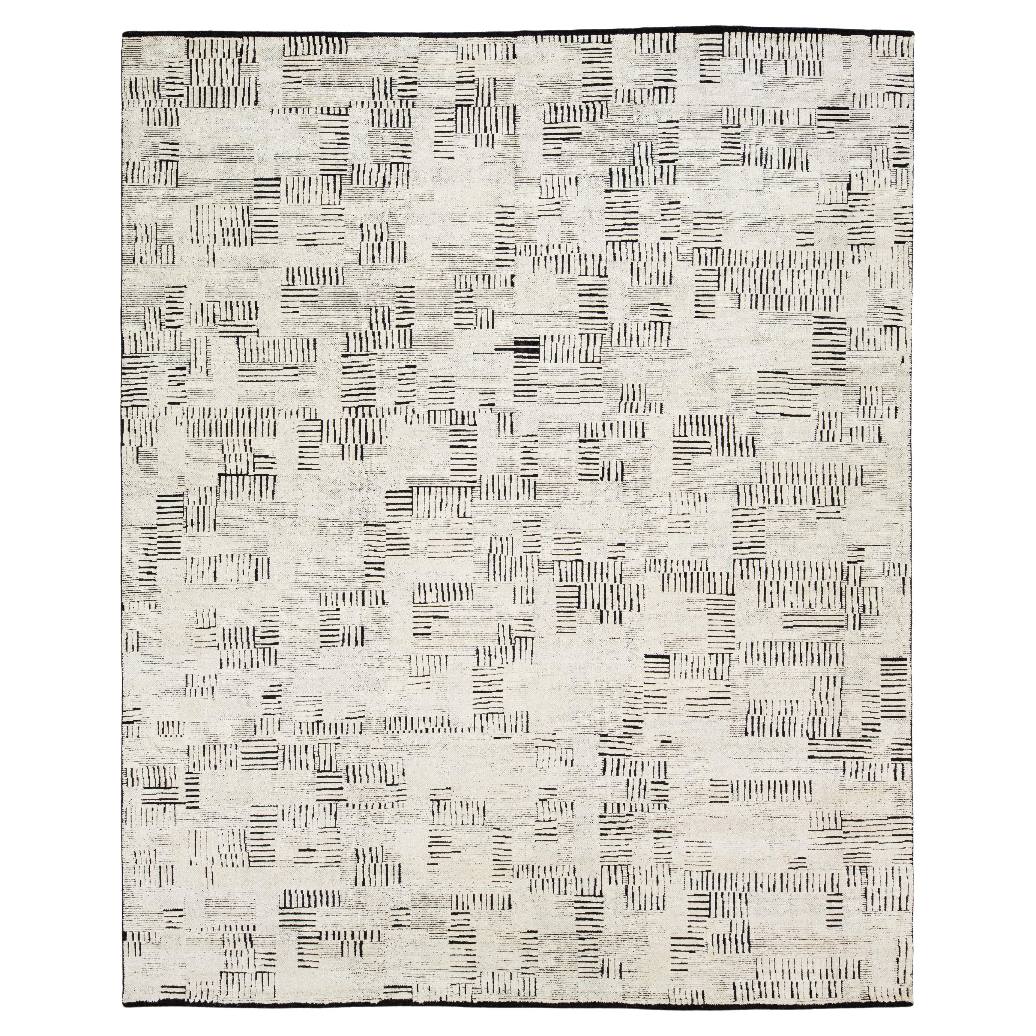 Alfombra contemporánea de lana y seda en blanco y negro con diseño abstracto en venta