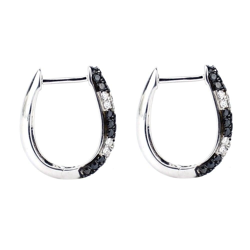 Contemporary Black and White Diamond 18 Karat Gold Huggie Hoop Earrings For Sale