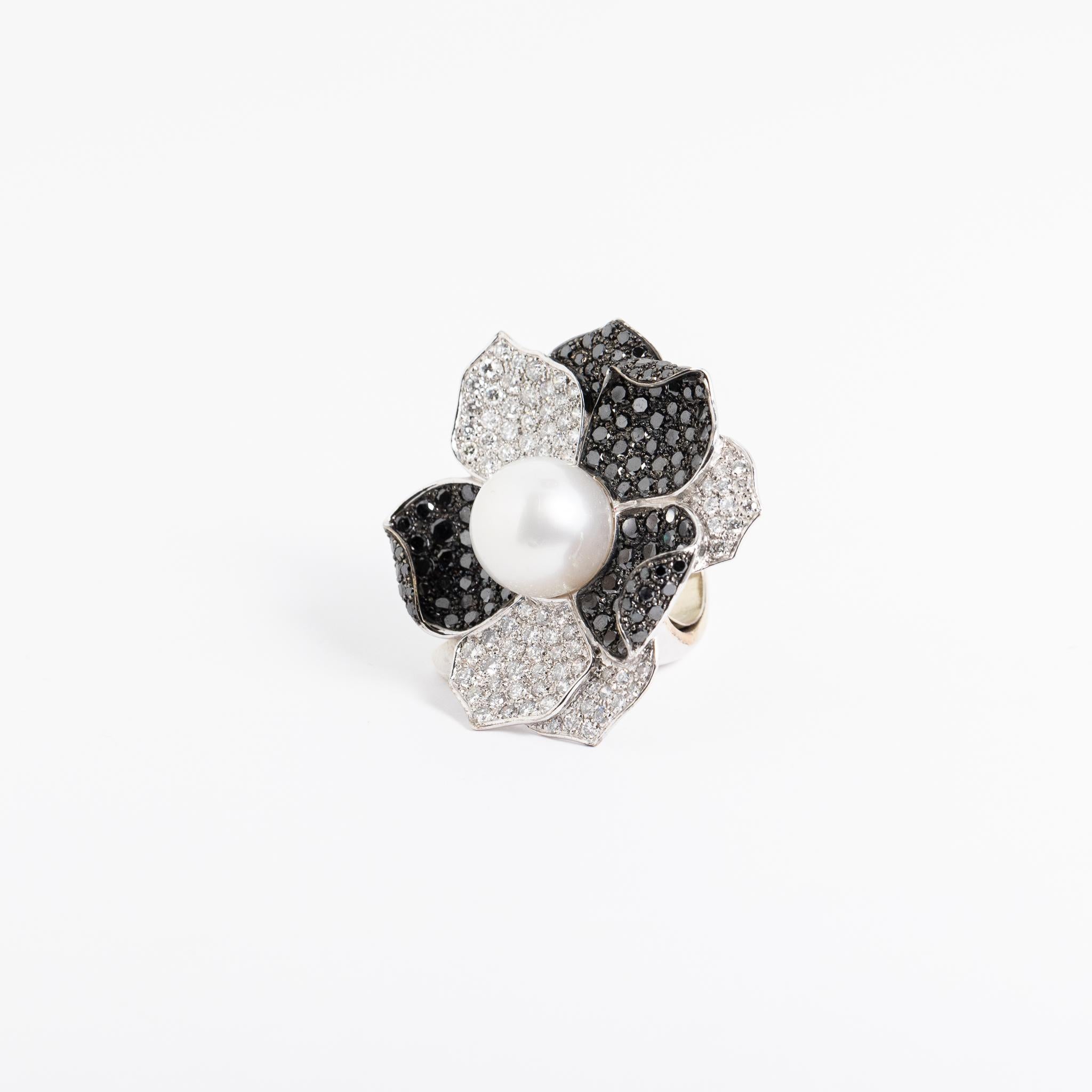 Black and White Diamond Australian Pearl 18 Kt. White Gold Cocktail Flower Ring For Sale 2