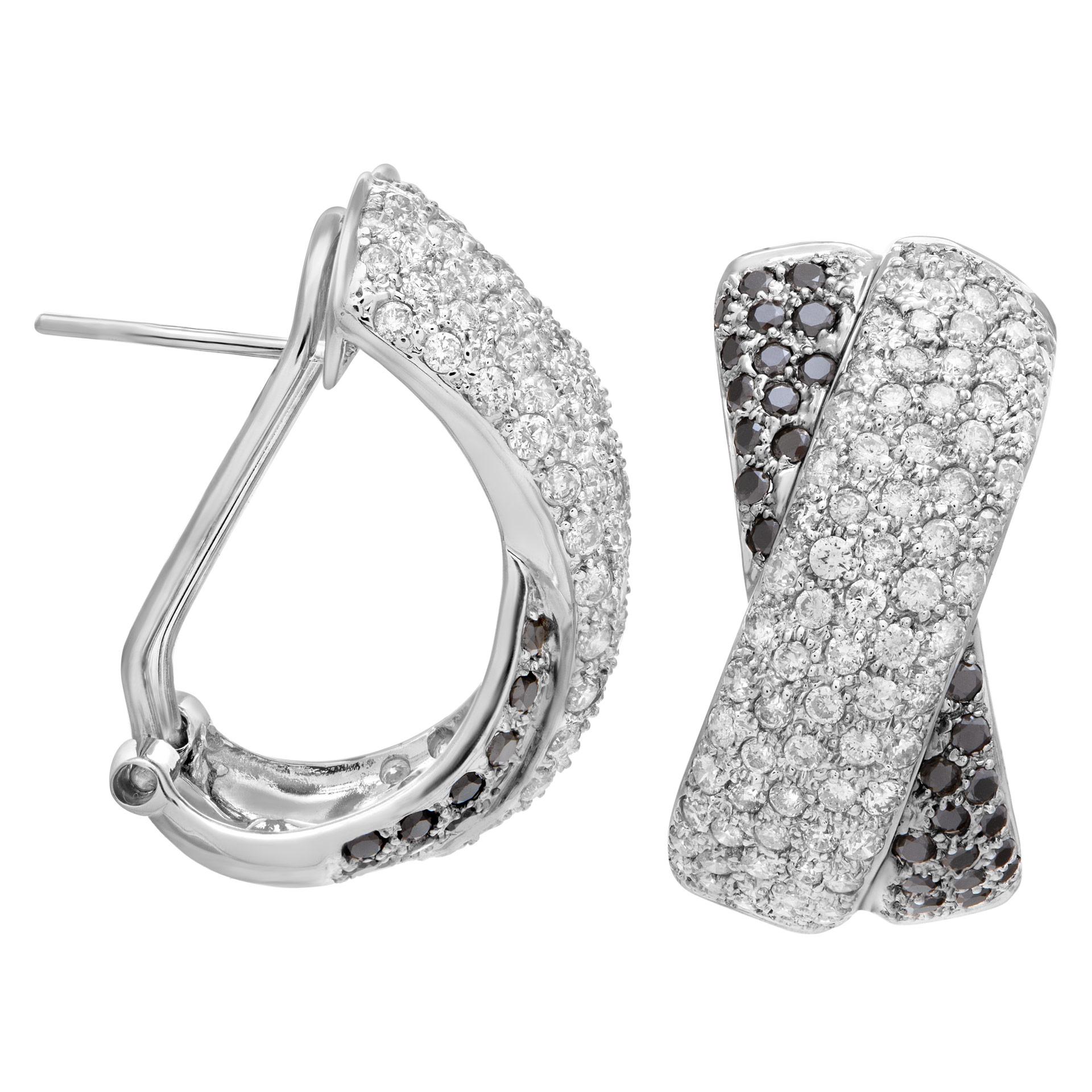 Black and White Diamond Earring X Kisses 14k White Gold In Excellent Condition For Sale In Surfside, FL