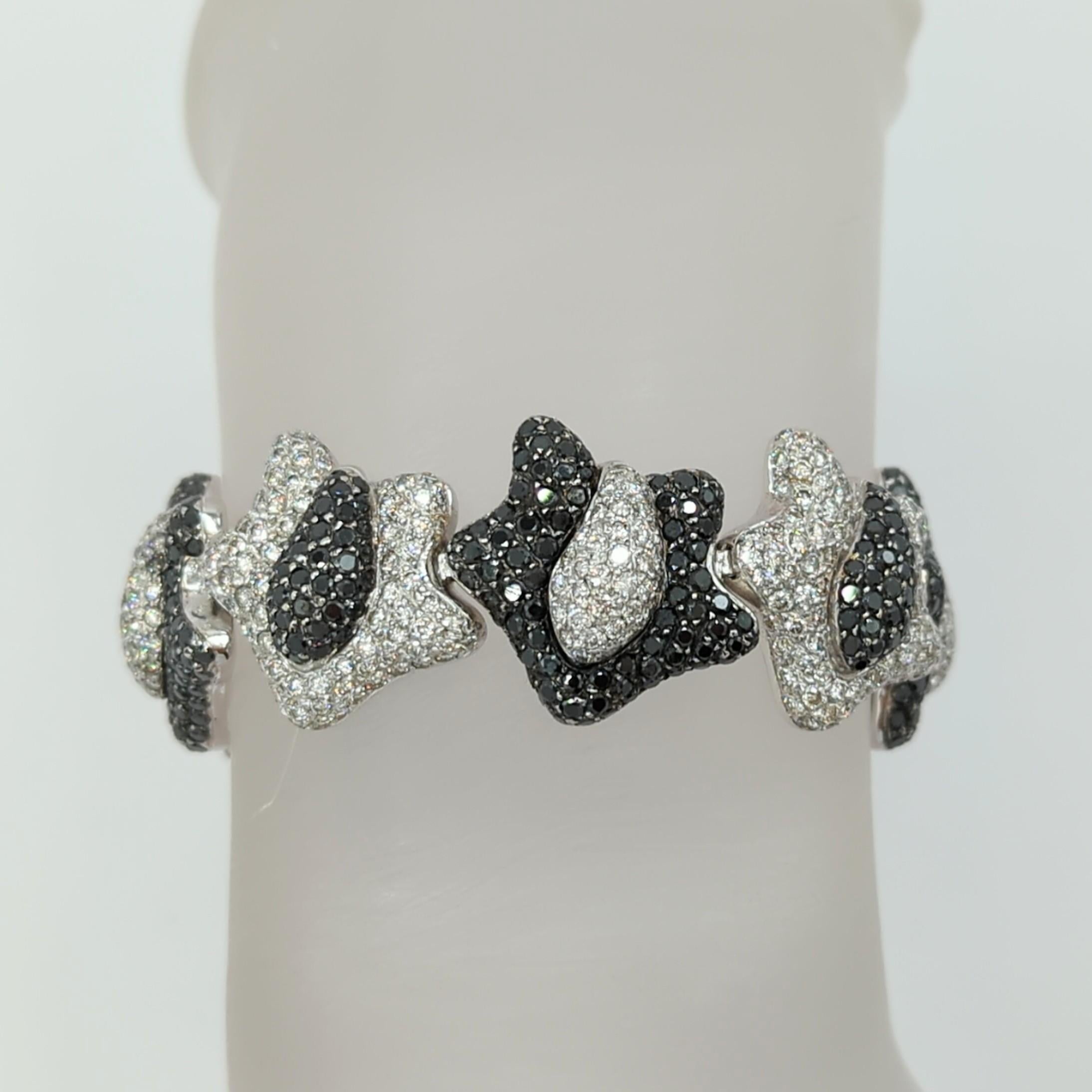 Round Cut Black and White Diamond Pave Bracelet in 18k White Gold For Sale