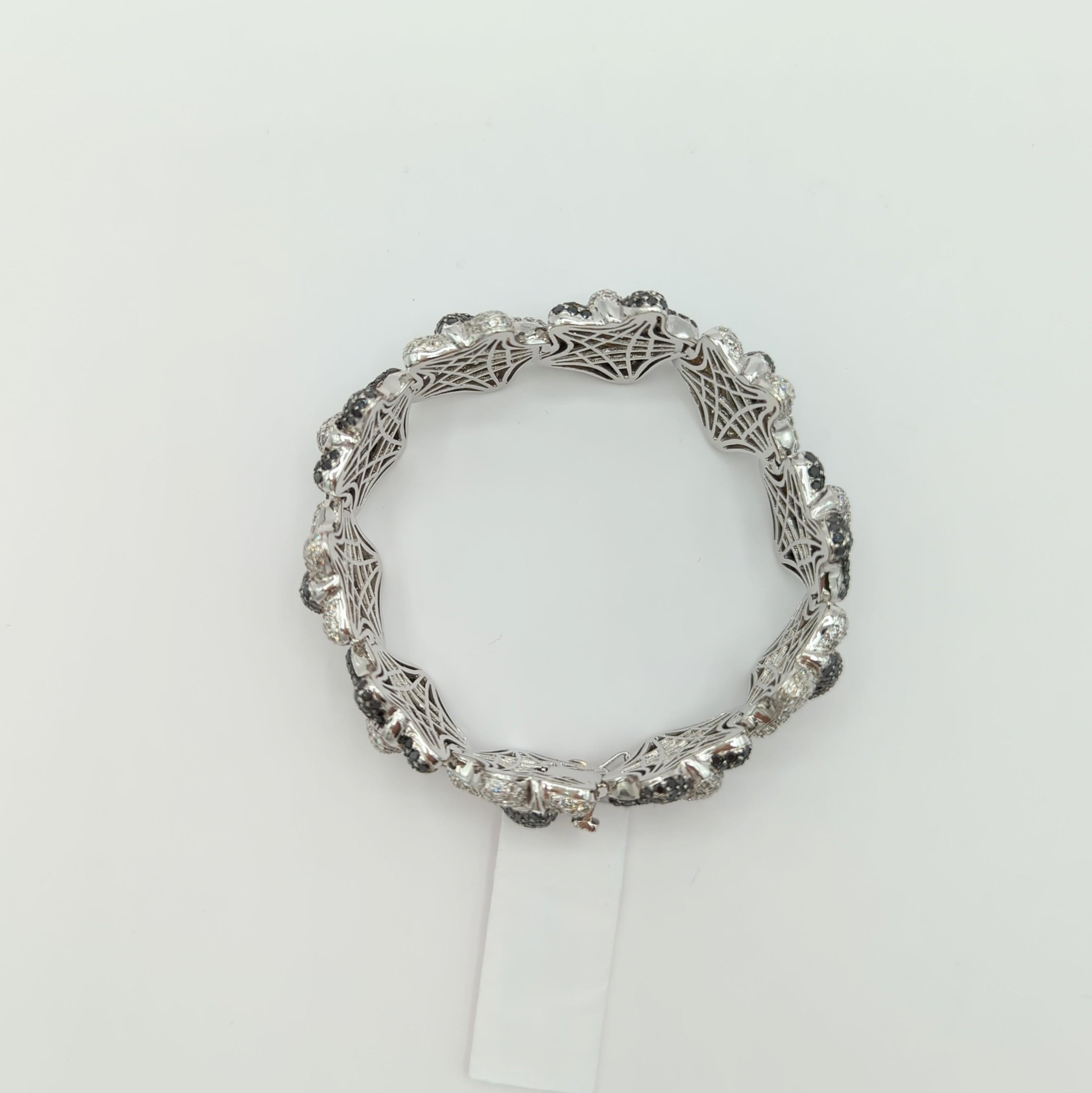 Women's or Men's Black and White Diamond Pave Bracelet in 18k White Gold For Sale
