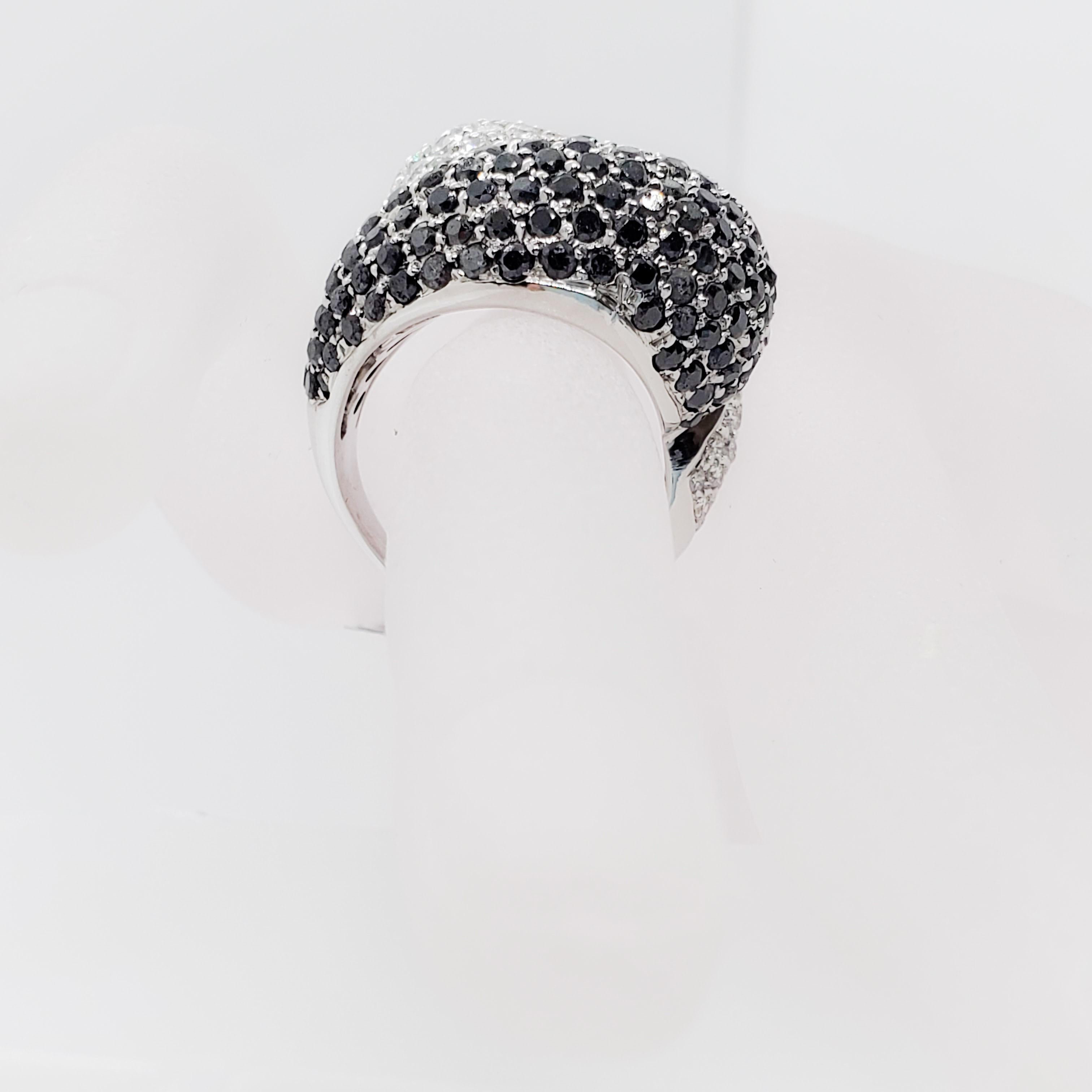Black and White Diamond Pave Bypass Ring in 18 Karat White Gold In Excellent Condition In Los Angeles, CA