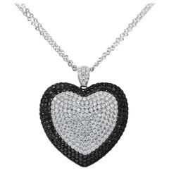 Collar Colgante Corazón Grande Diamante Blanco y Negro Corte Redondo Total 17,70 Quilates