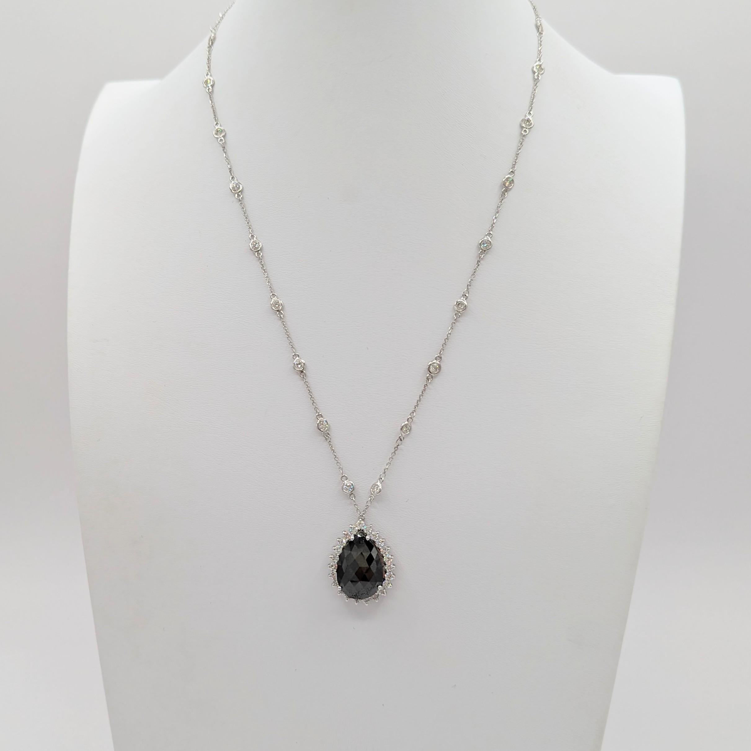 Black and White Diamond Pendant Necklace in 14K White Gold In New Condition For Sale In Los Angeles, CA