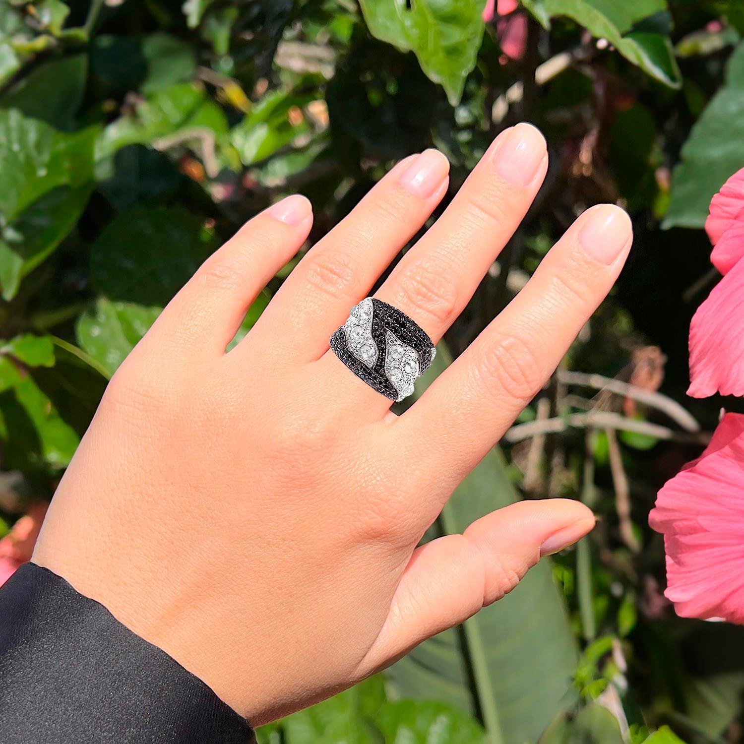 Contemporary Black And White Diamond Ring 3.37 Carats 18K White Gold For Sale
