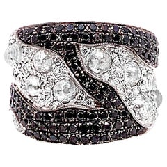 Anillo de diamantes blancos y negros 3,37 quilates Oro blanco de 18 quilates