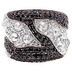 Schwarzer und weißer Diamantring mit 3,37 Karat 18K Weißgold
