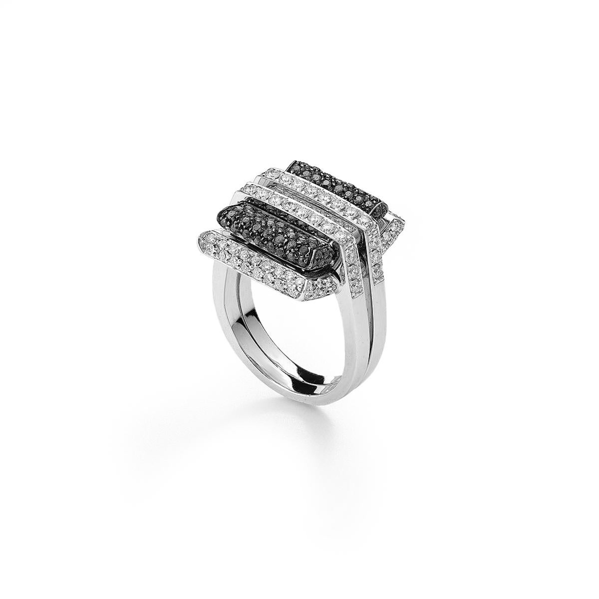 Ring in 18kt white gold set with 99 diamonds 1.00 cts and 80 black diamonds 0.74 cts Size 54       