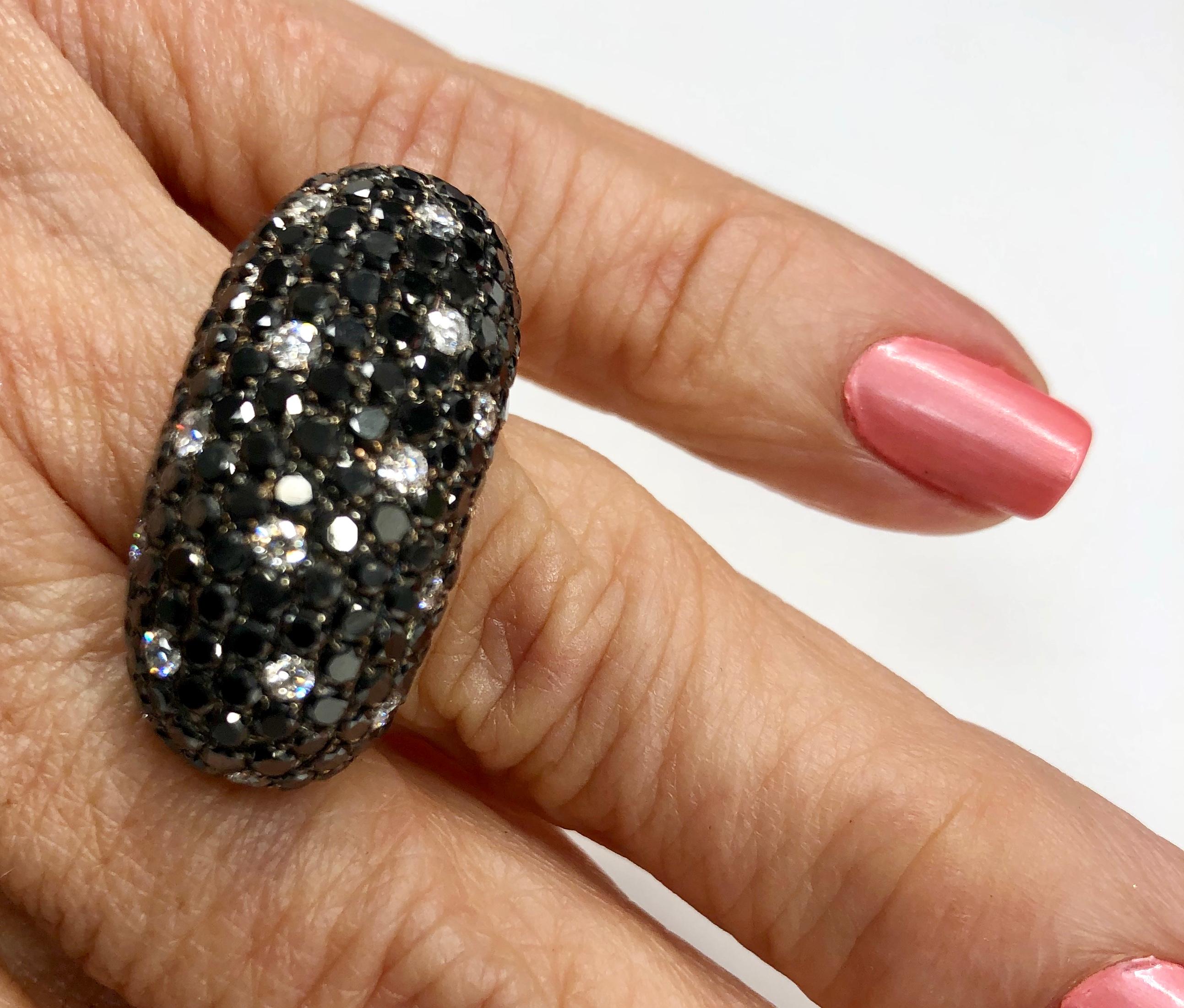 Women's 18K Rose Gold Black and White Diamond Ring For Sale